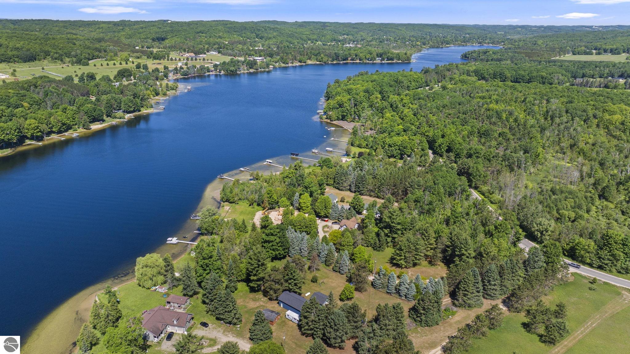 711 N Intermediate Lake Road