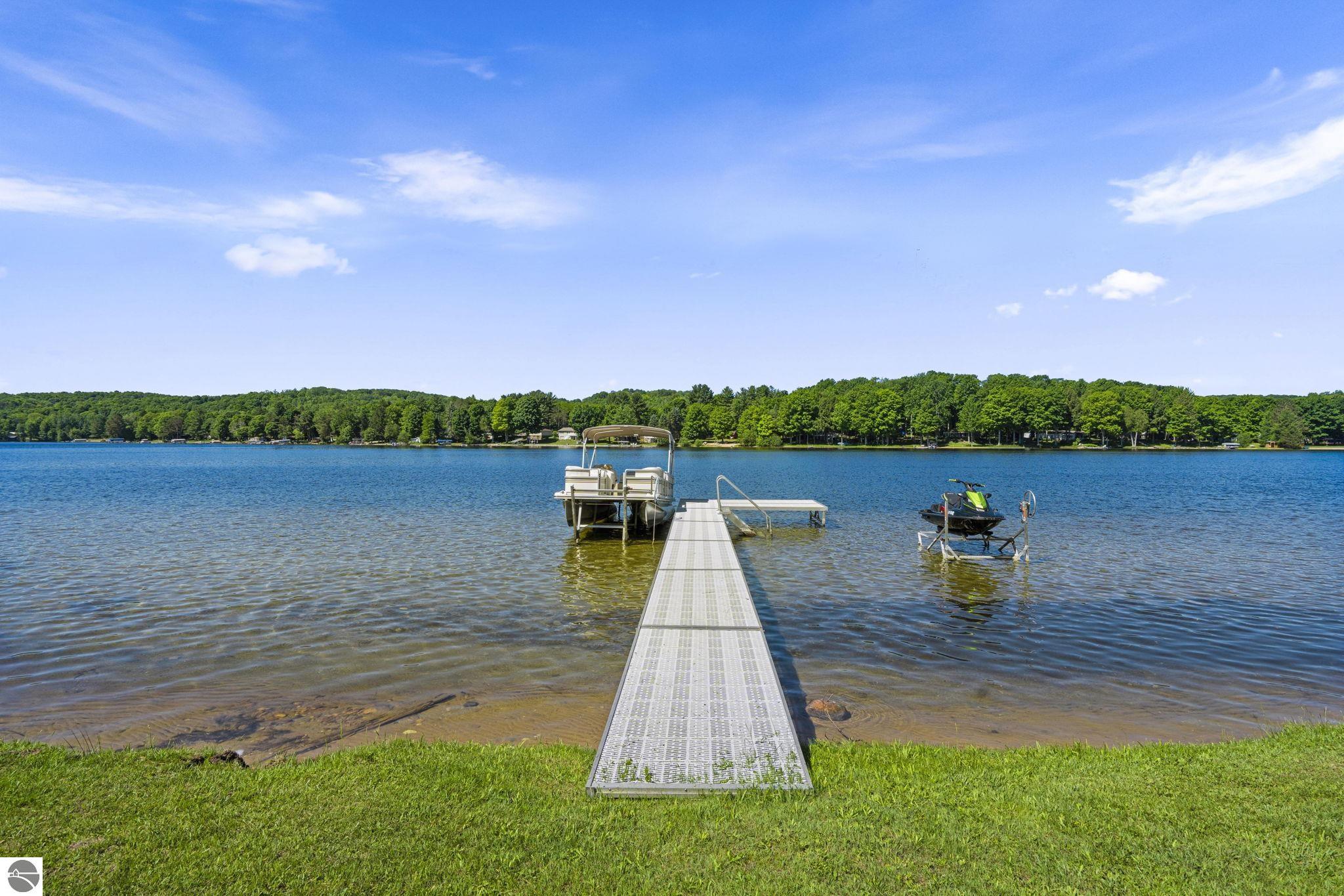 711 N Intermediate Lake Road