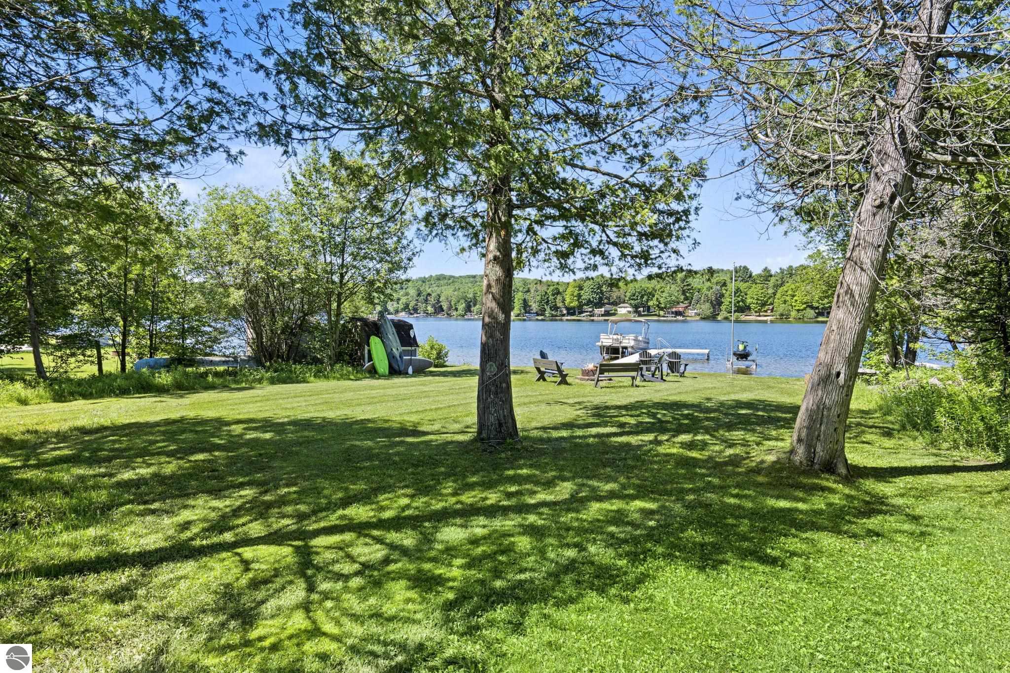 711 N Intermediate Lake Road
