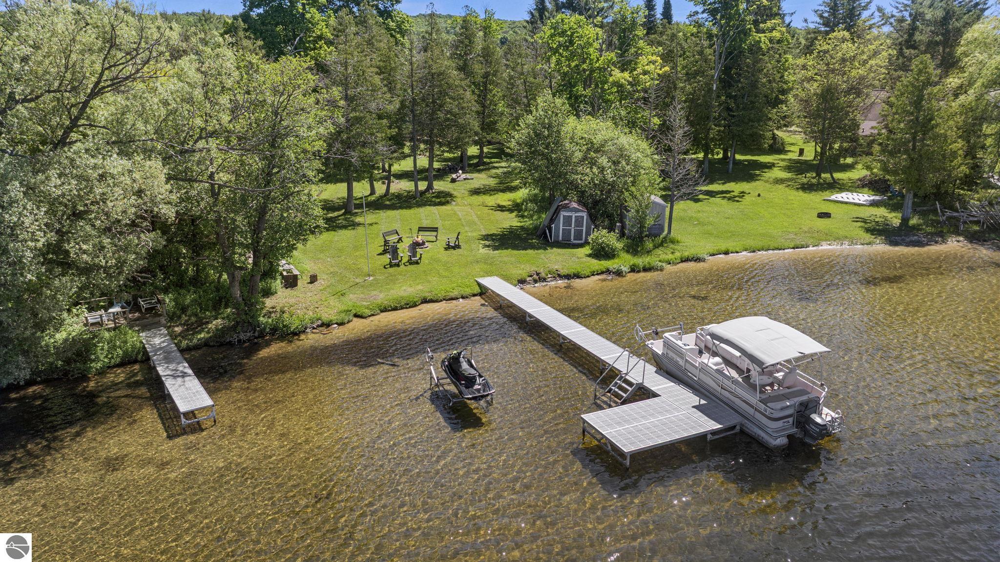 711 N Intermediate Lake Road