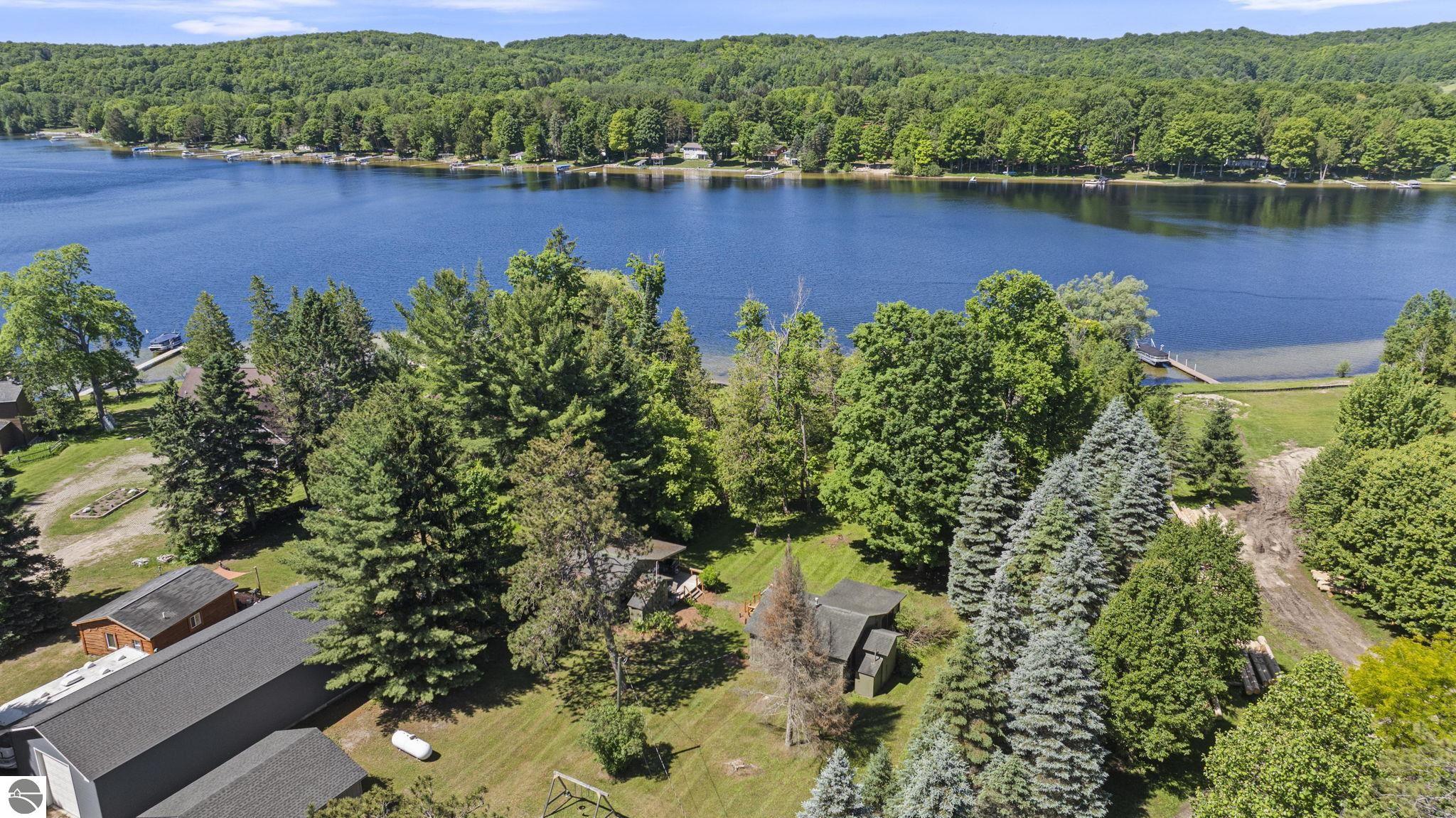 711 N Intermediate Lake Road
