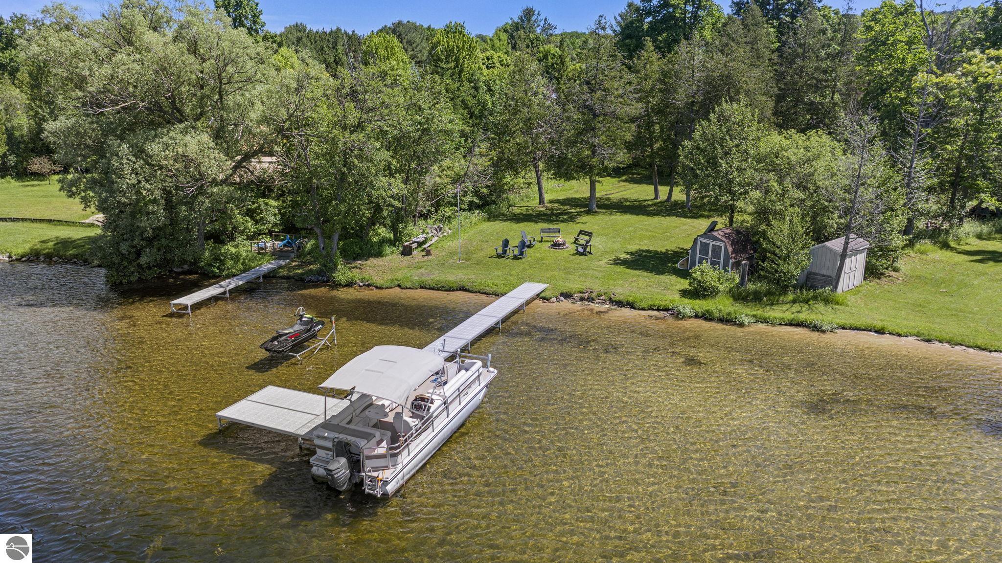711 N Intermediate Lake Road