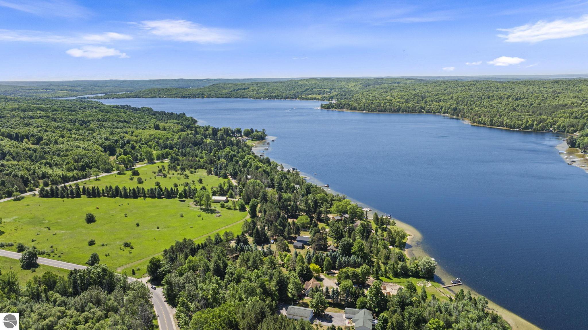 711 N Intermediate Lake Road
