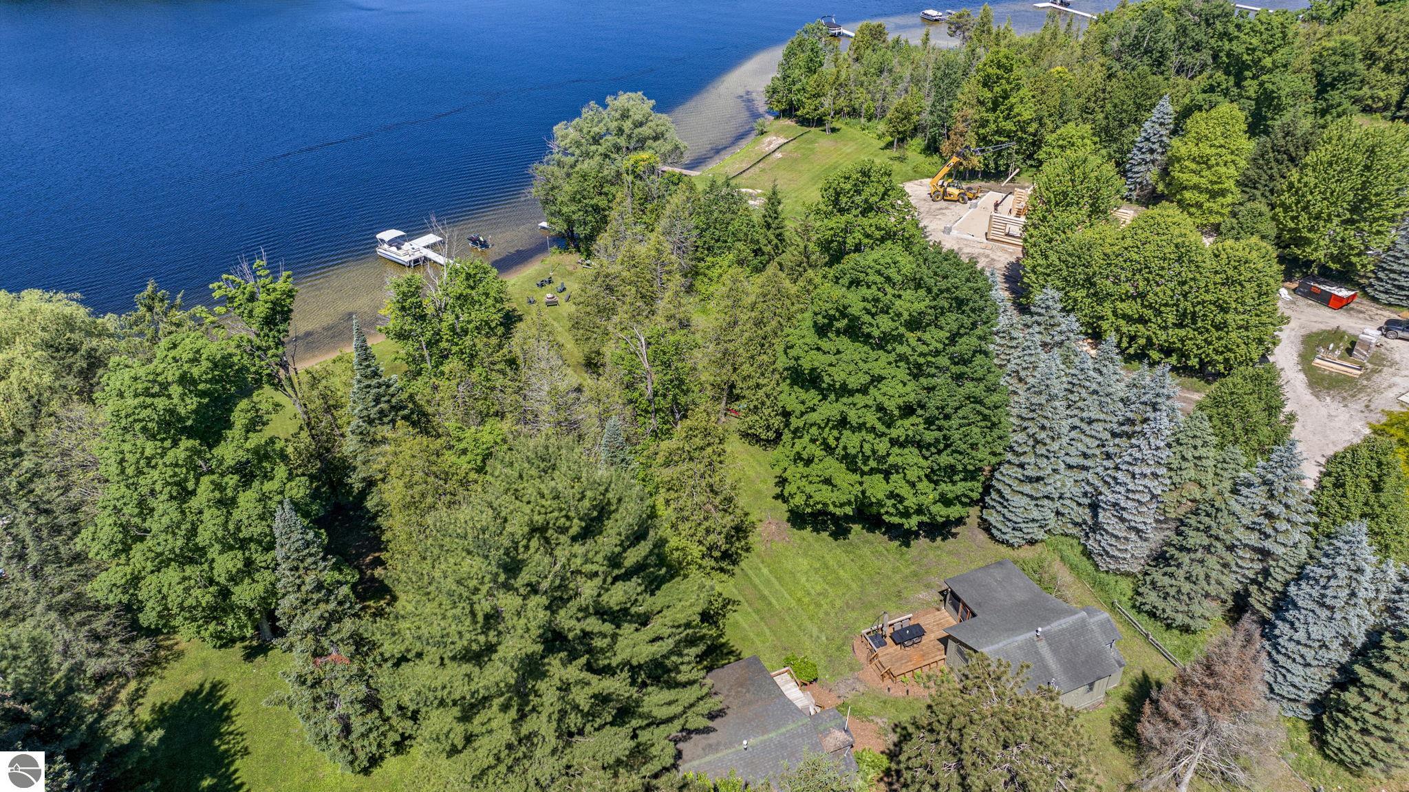 711 N Intermediate Lake Road