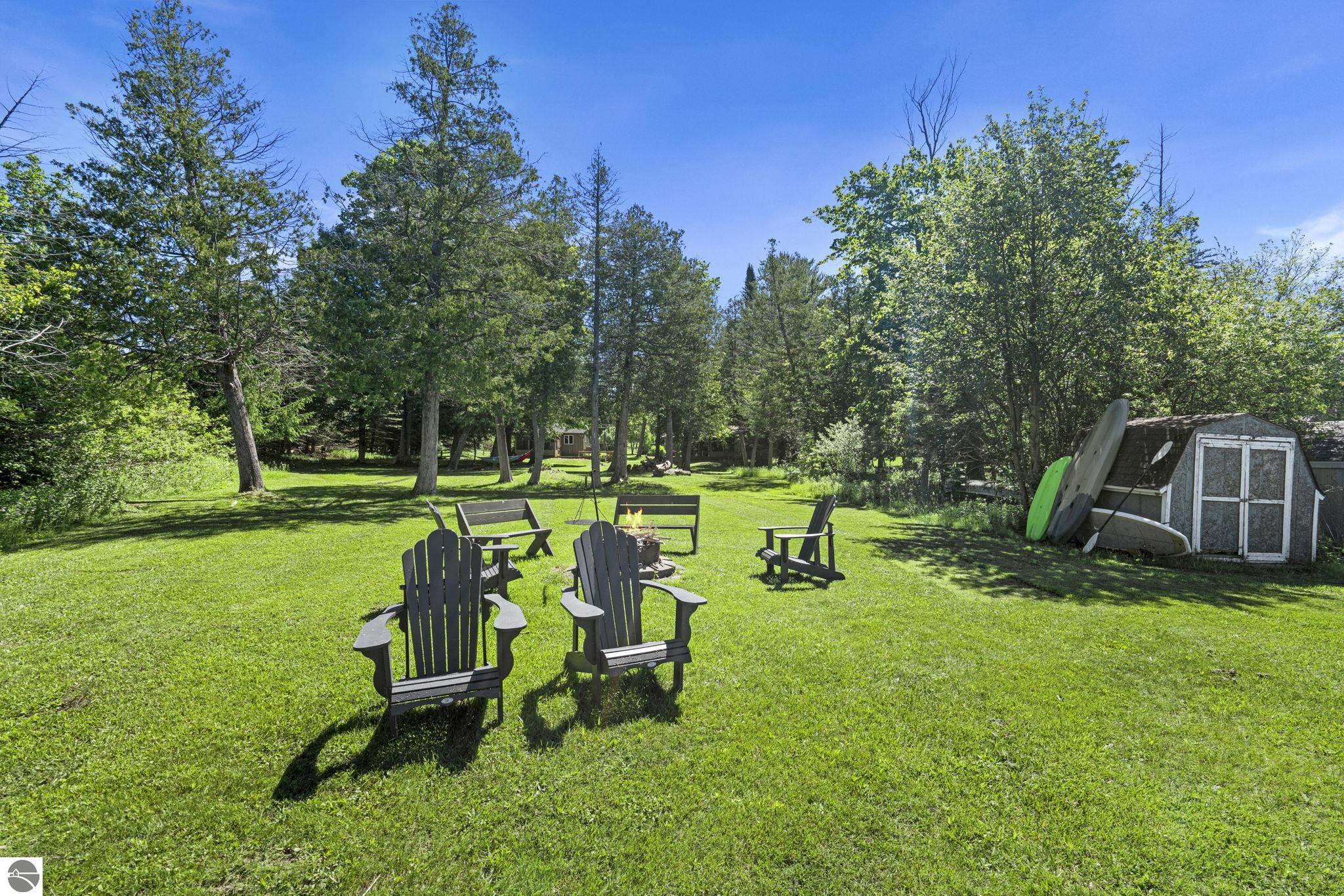 711 N Intermediate Lake Road