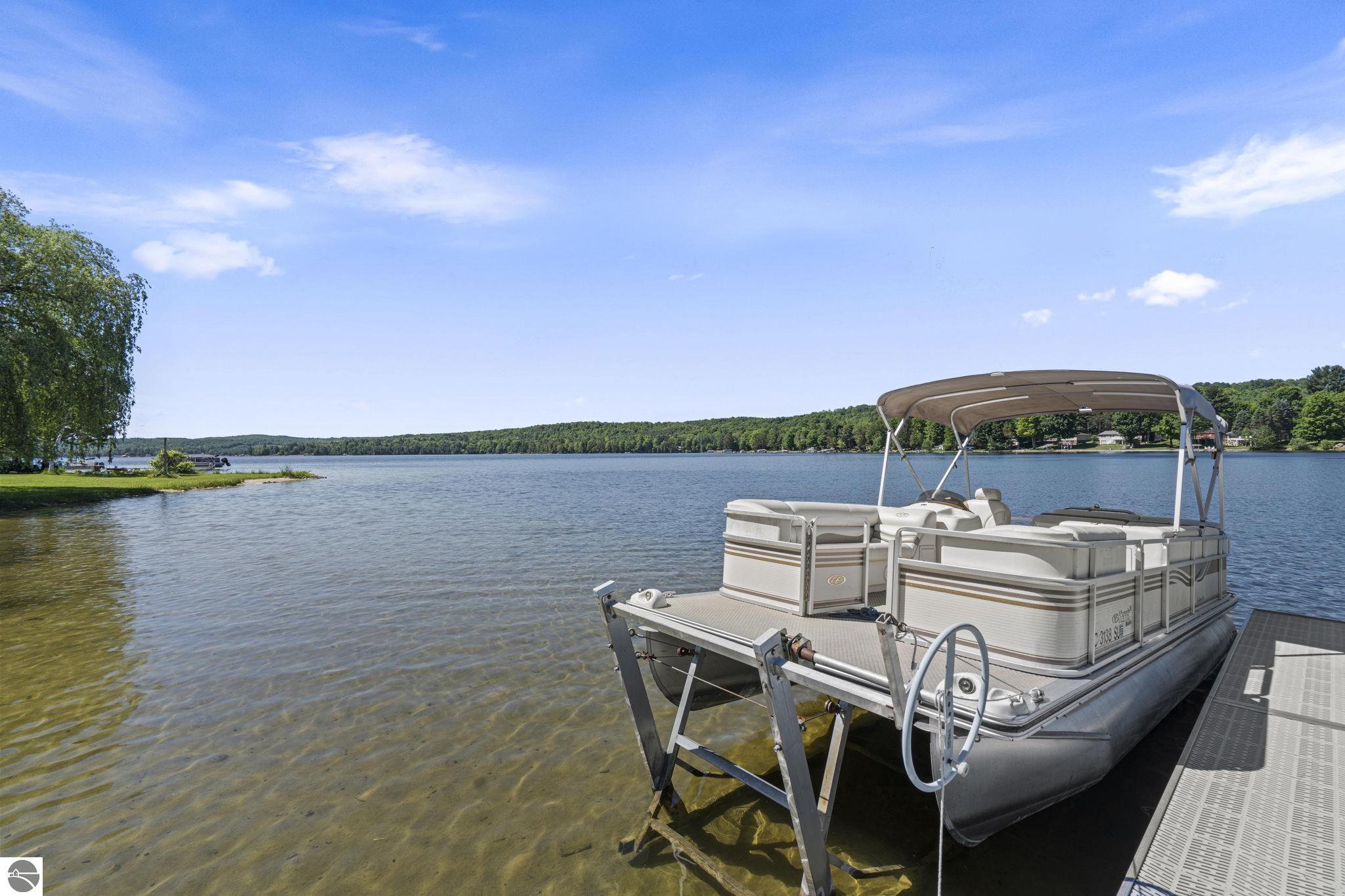 711 N Intermediate Lake Road
