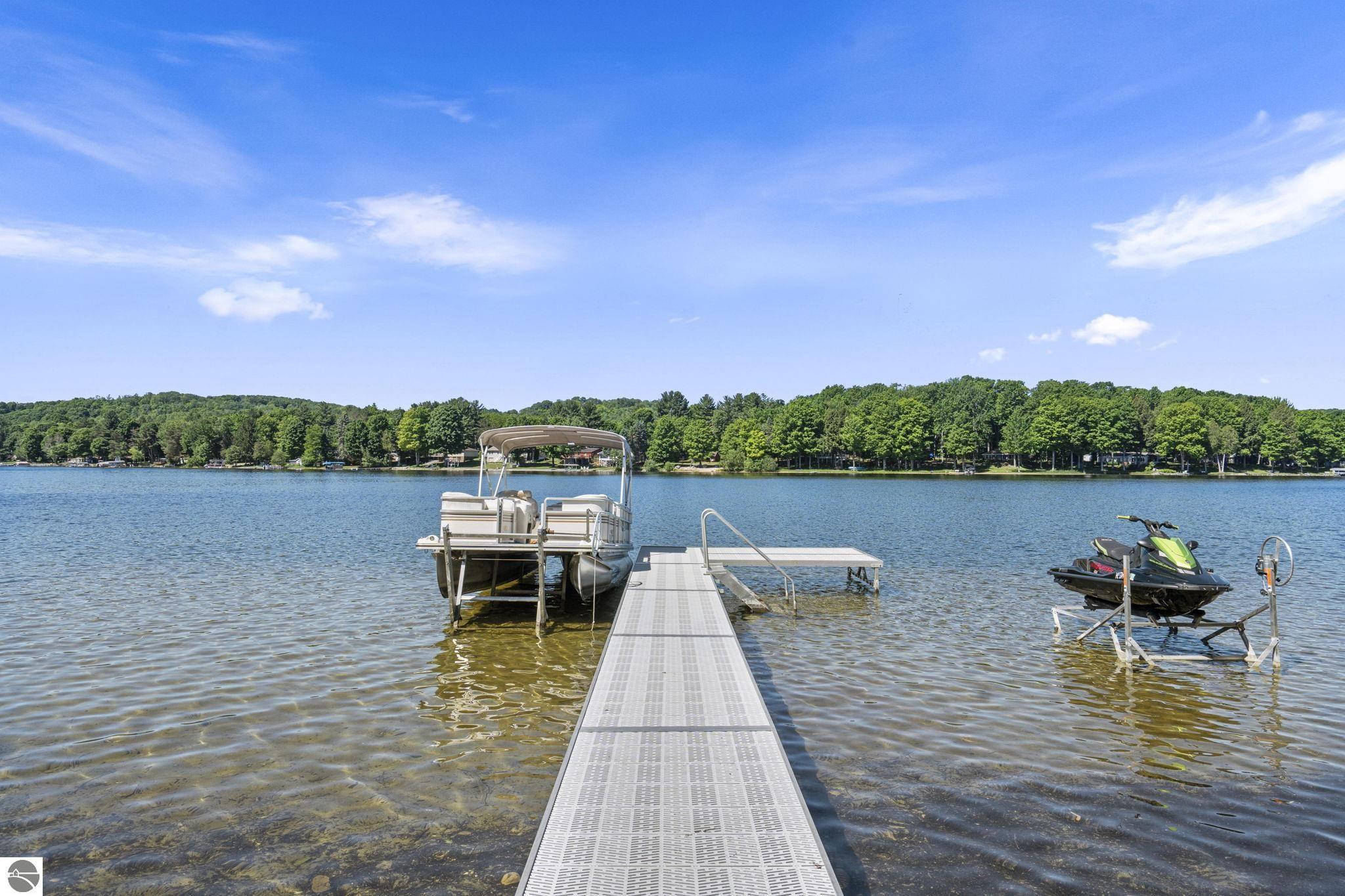 711 N Intermediate Lake Road