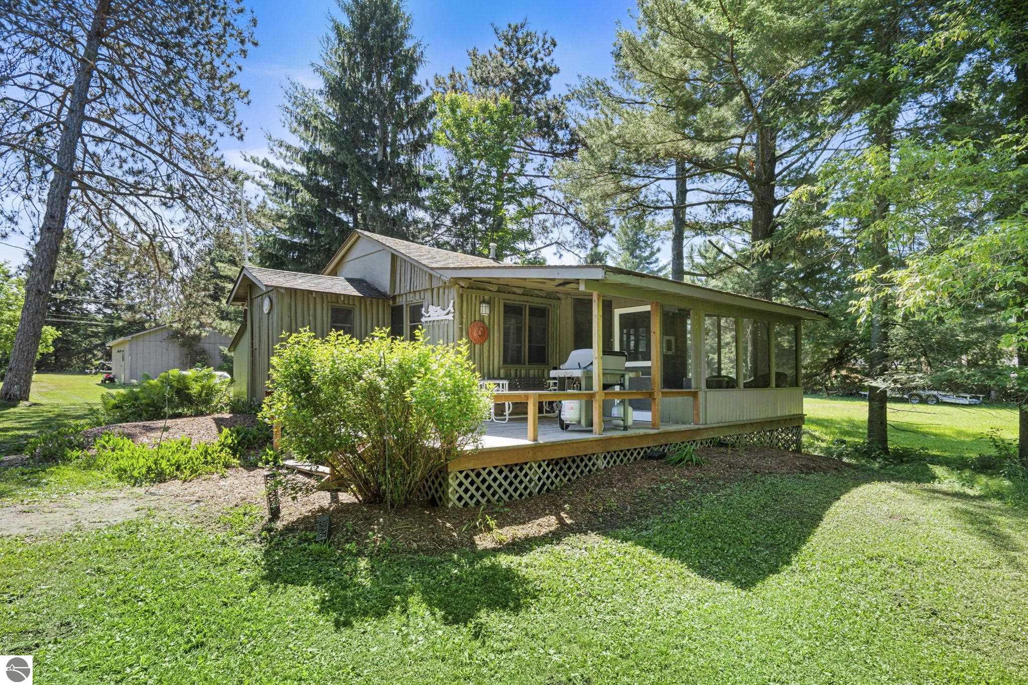 711 N Intermediate Lake Road