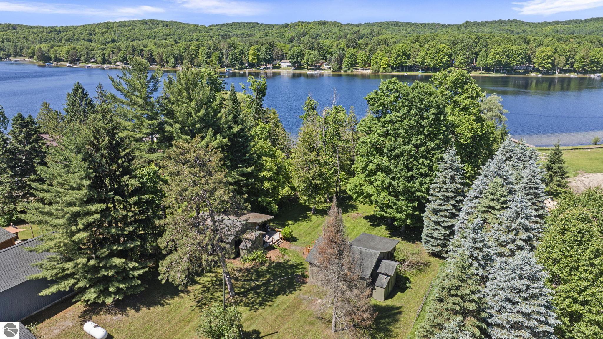 711 N Intermediate Lake Road