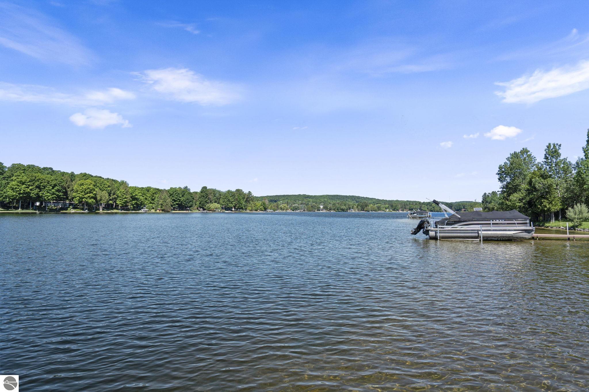 711 N Intermediate Lake Road