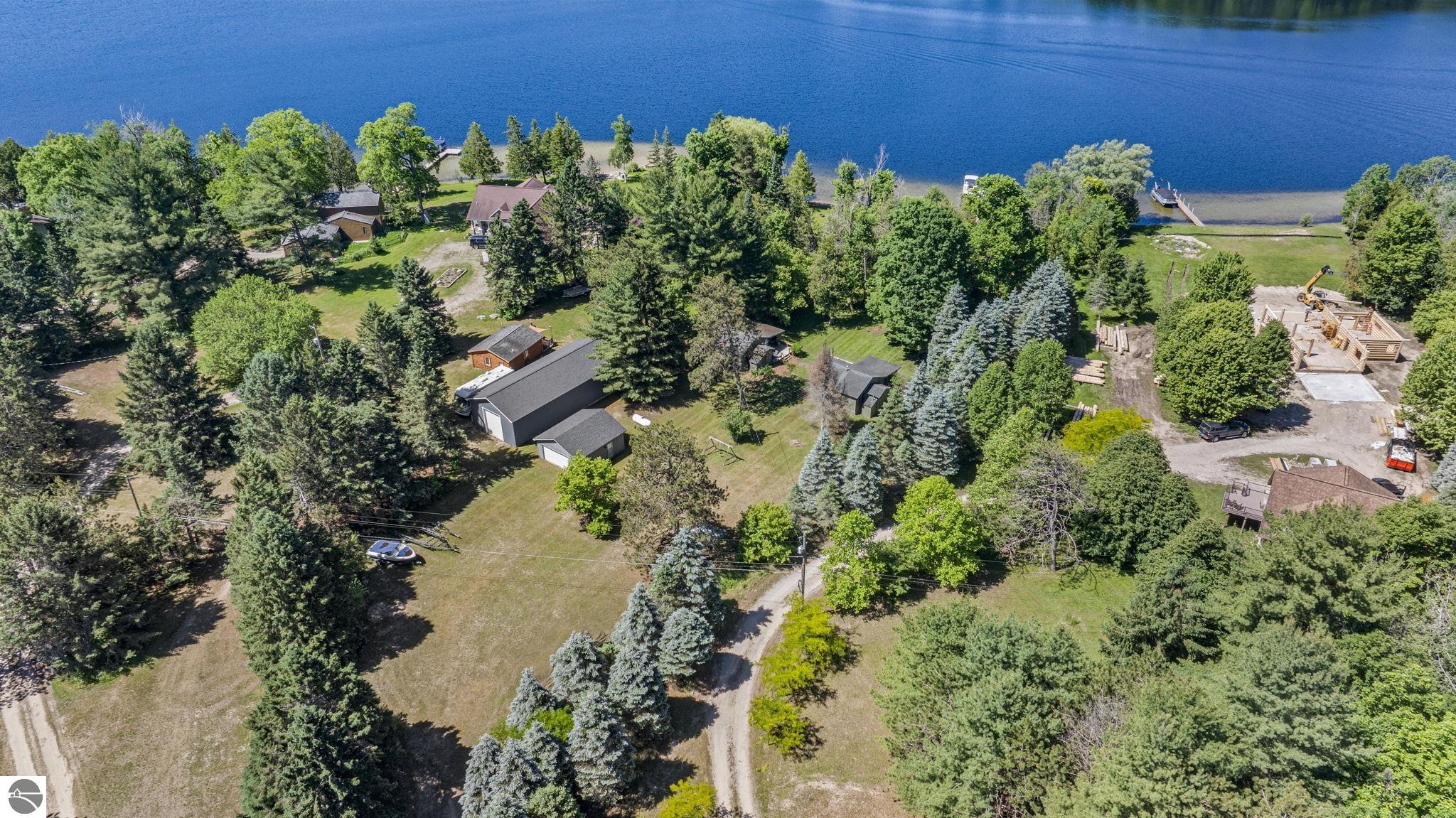 711 N Intermediate Lake Road