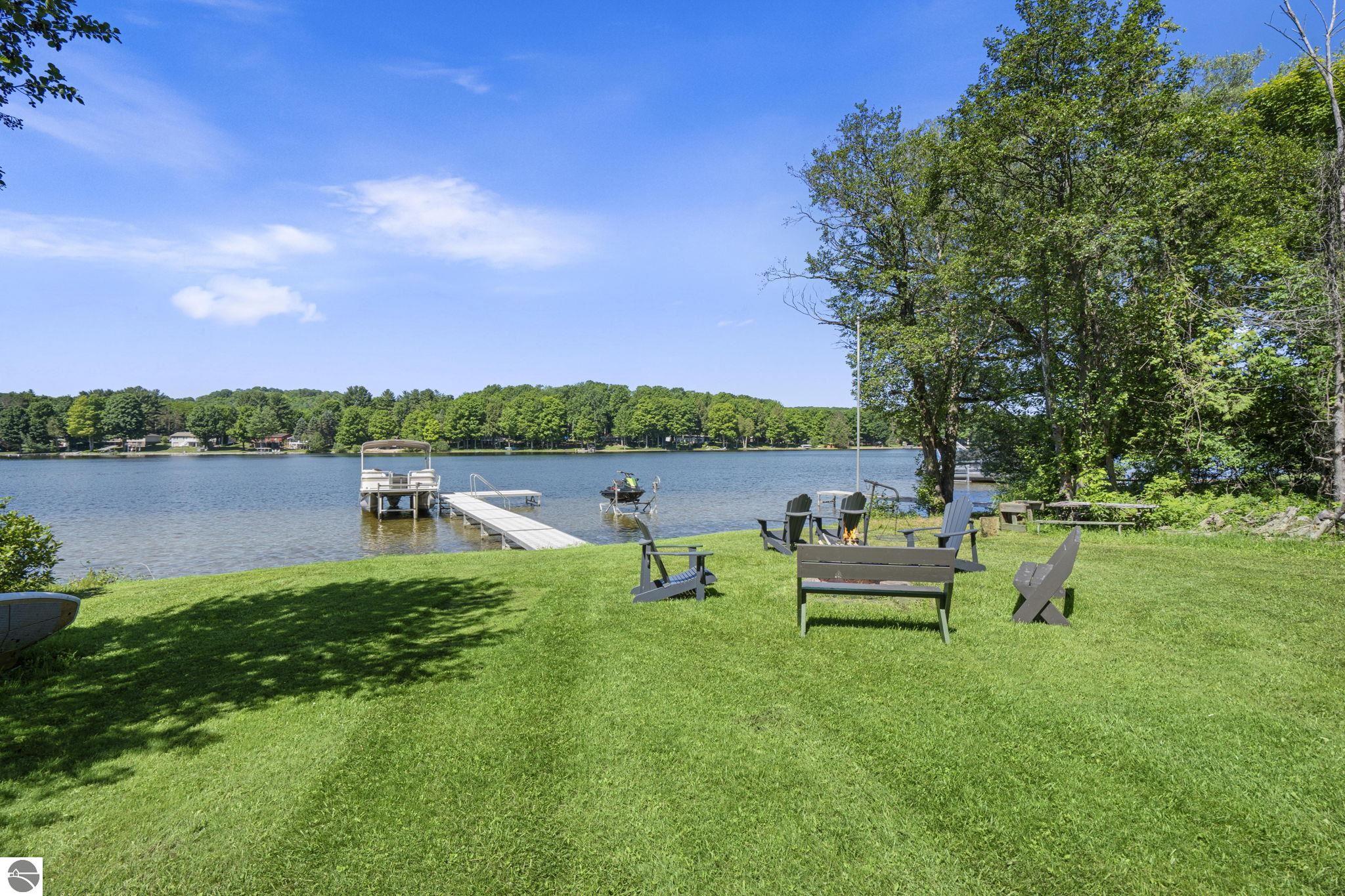 711 N Intermediate Lake Road