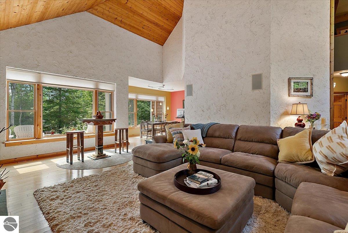 407 N Twin Pines Drive