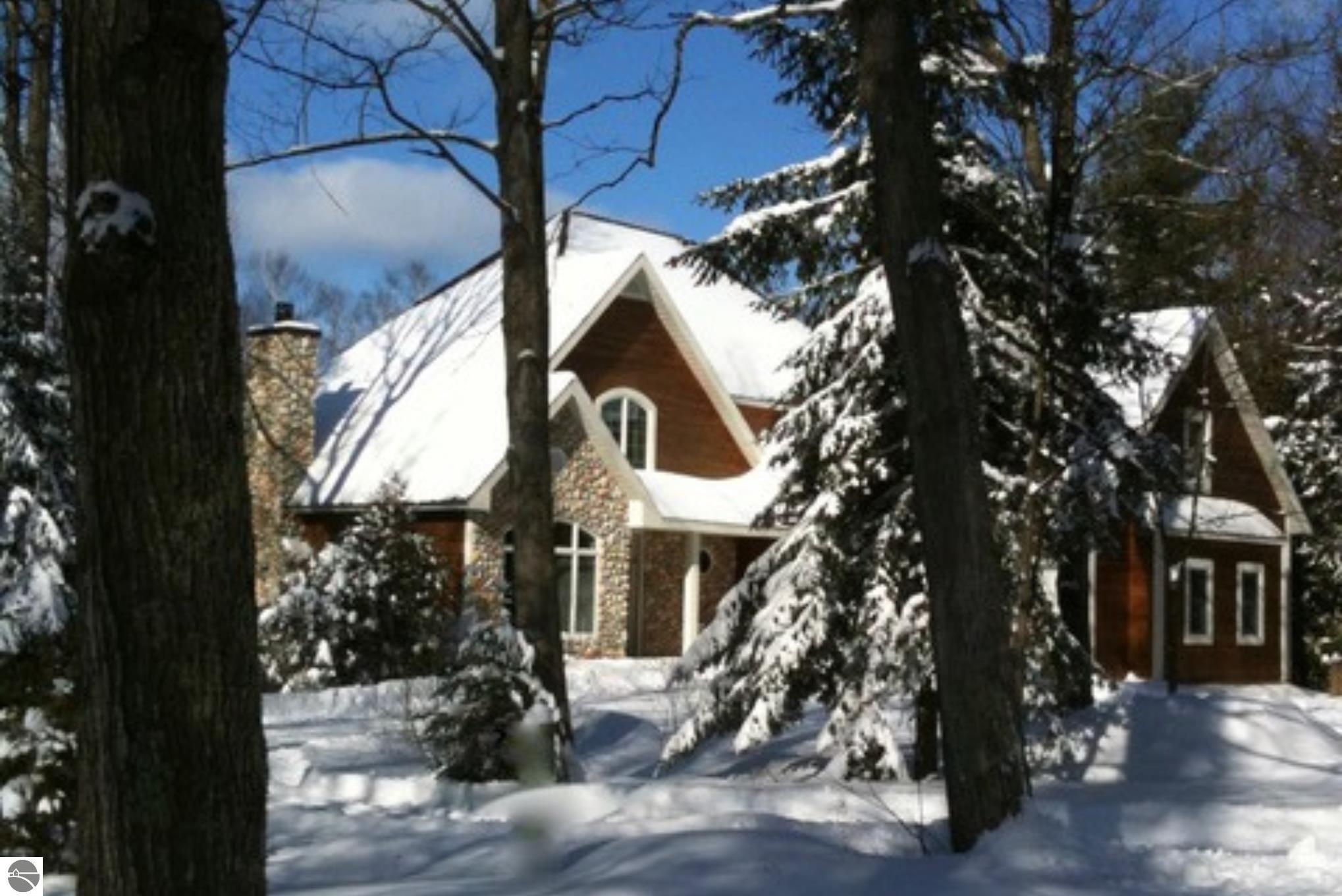 407 N Twin Pines Drive