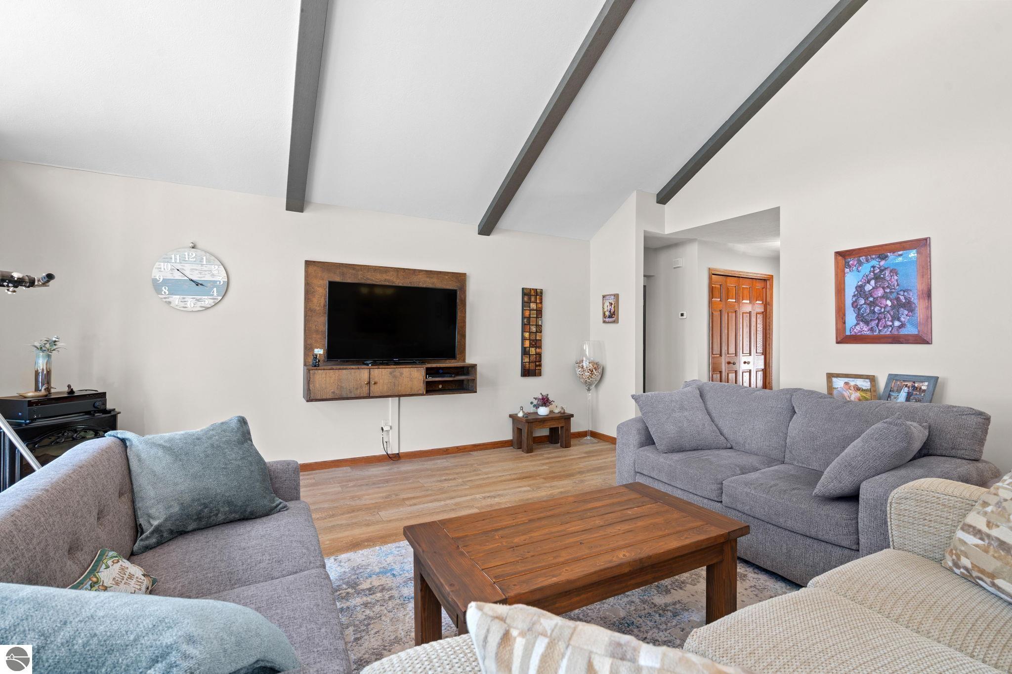 8585 Strawberry Point Road