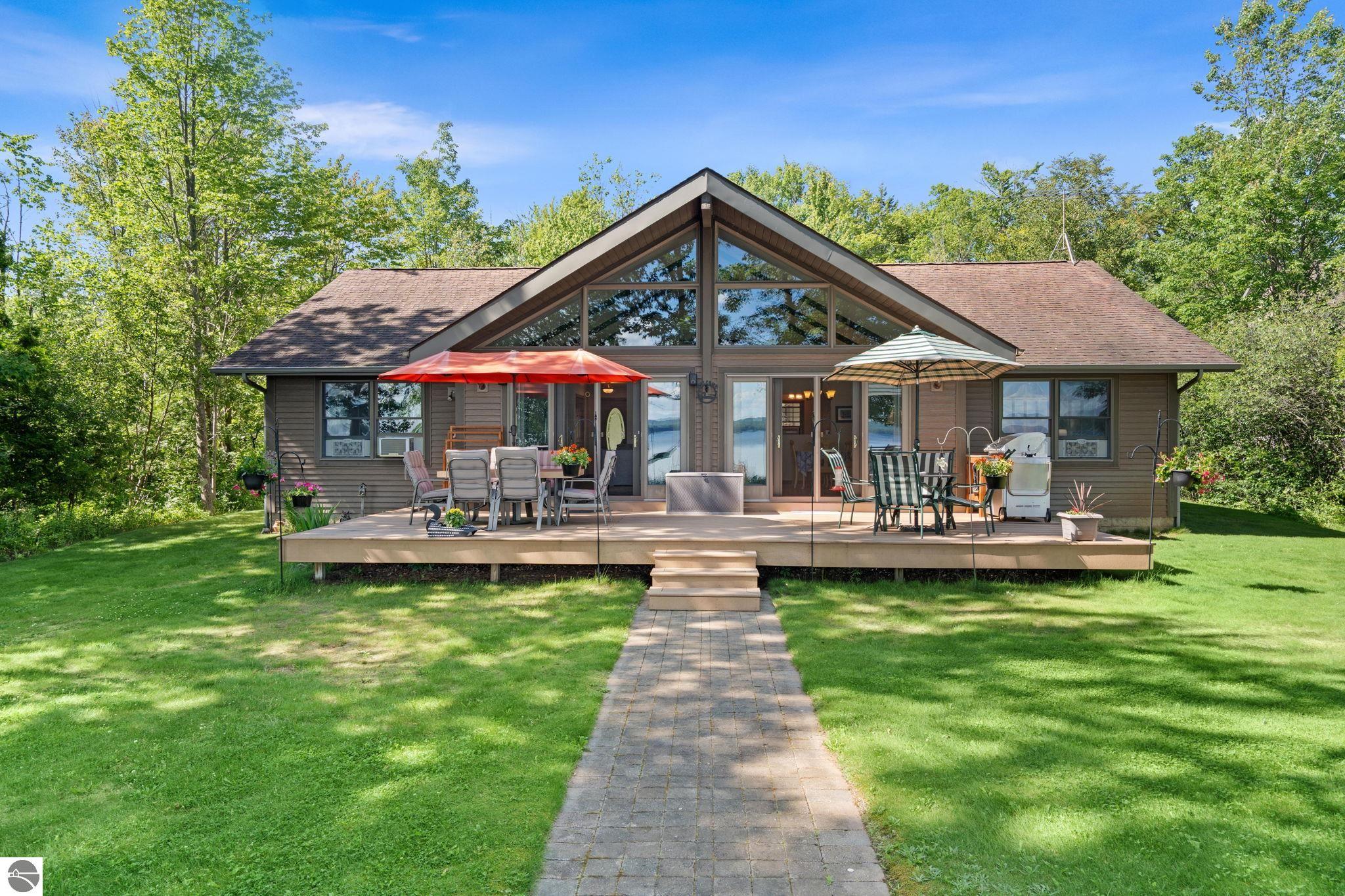 8585 Strawberry Point Road