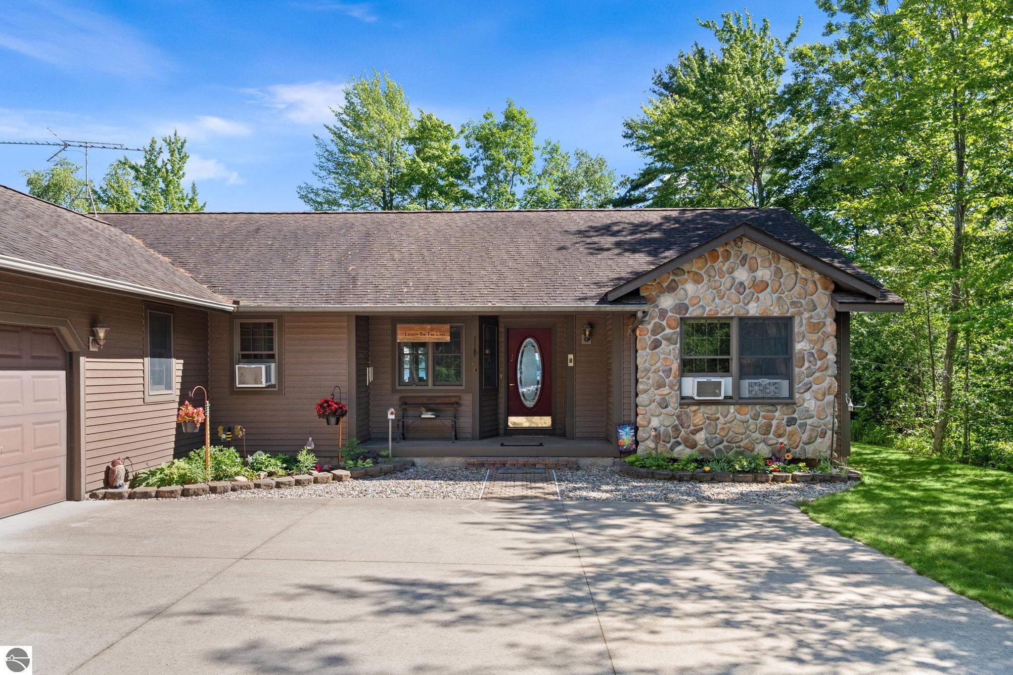 8585 Strawberry Point Road