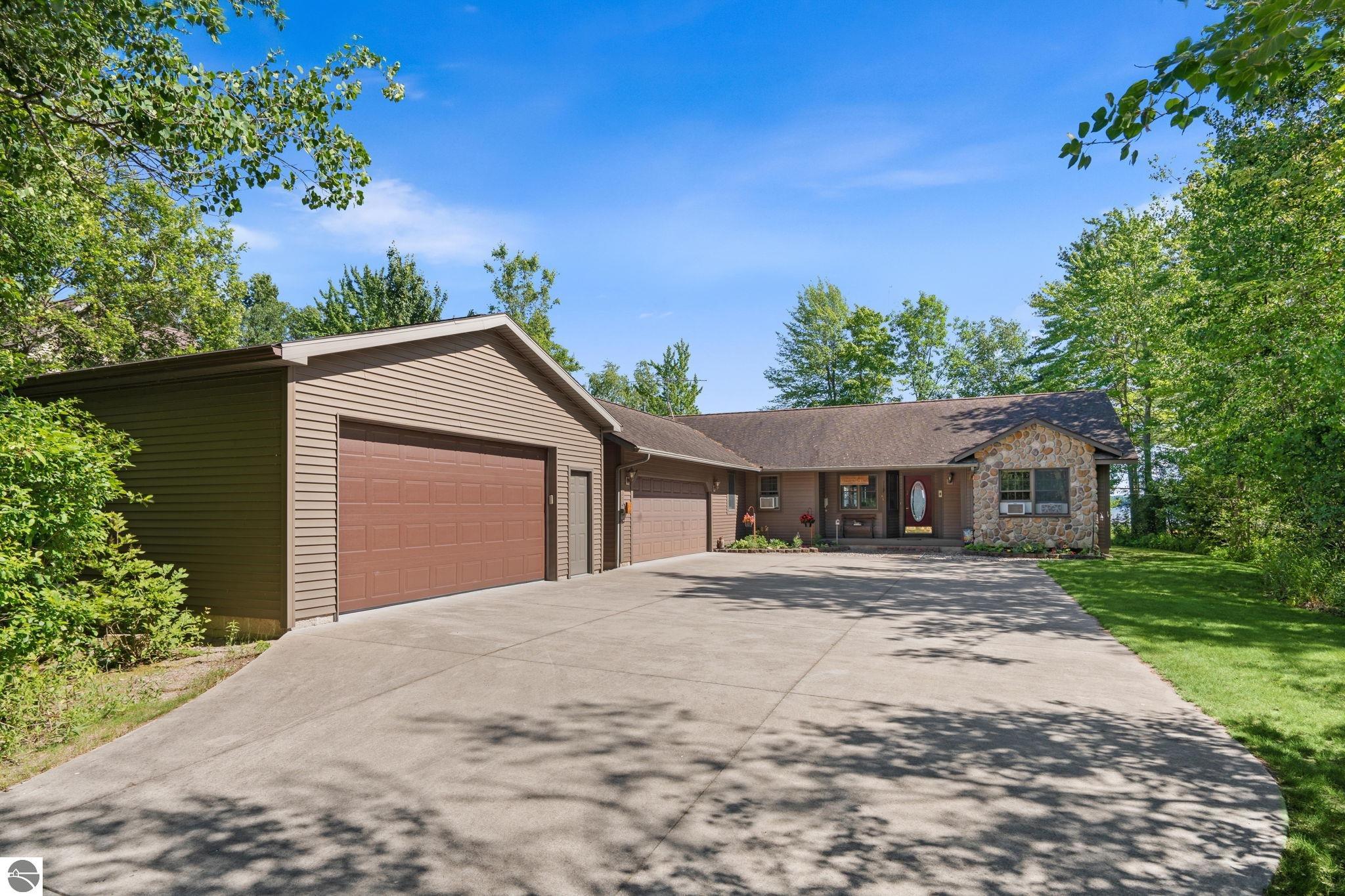 8585 Strawberry Point Road