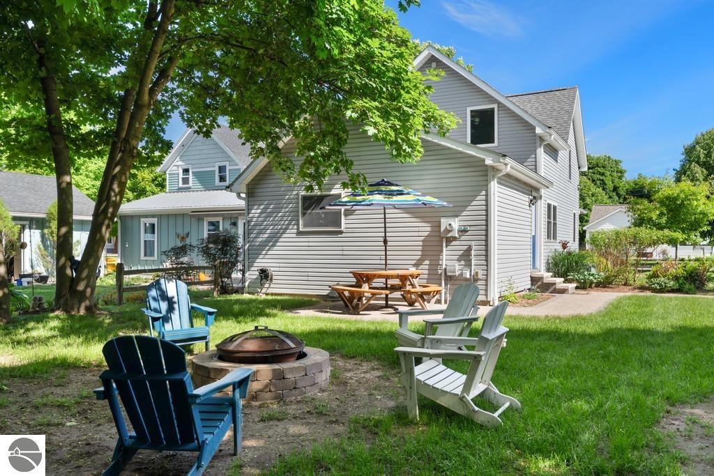 112 W Lincoln Street