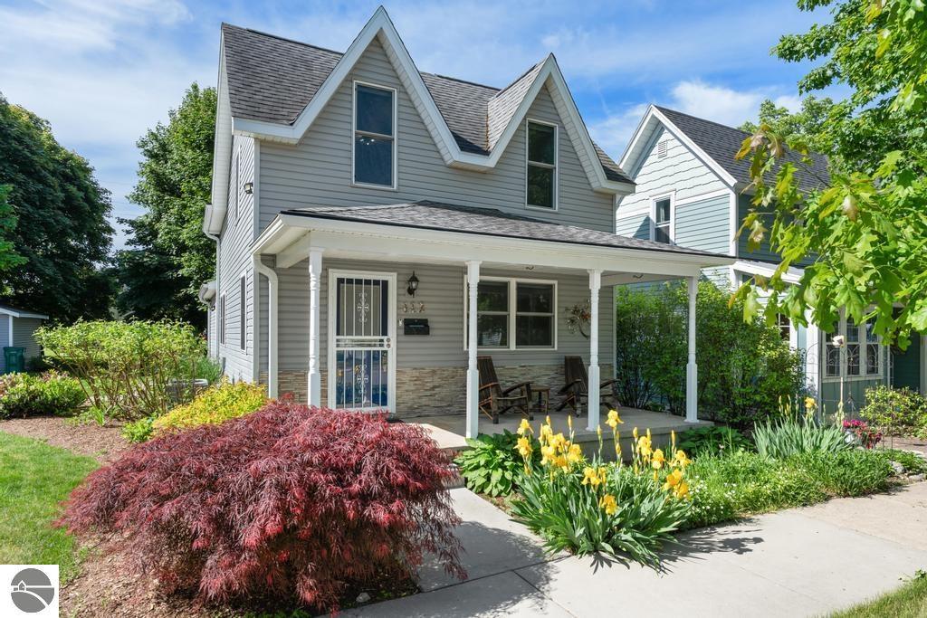 112 W Lincoln Street