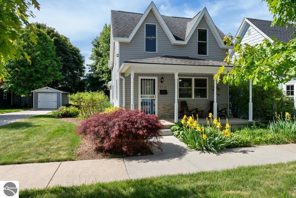 112 W Lincoln Street