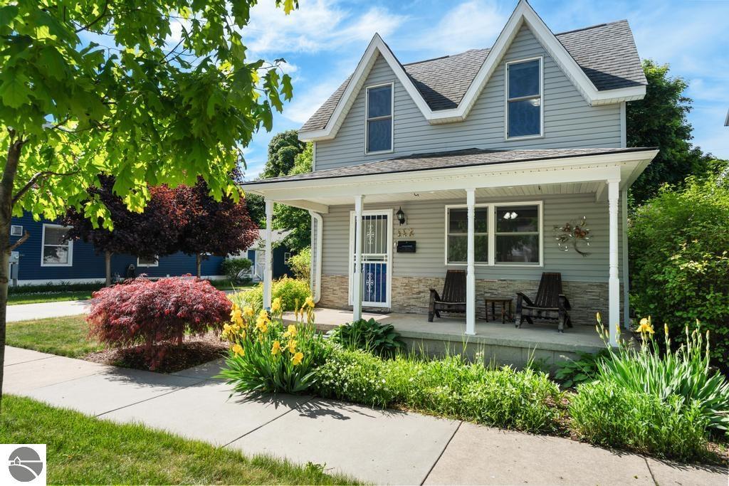 112 W Lincoln Street
