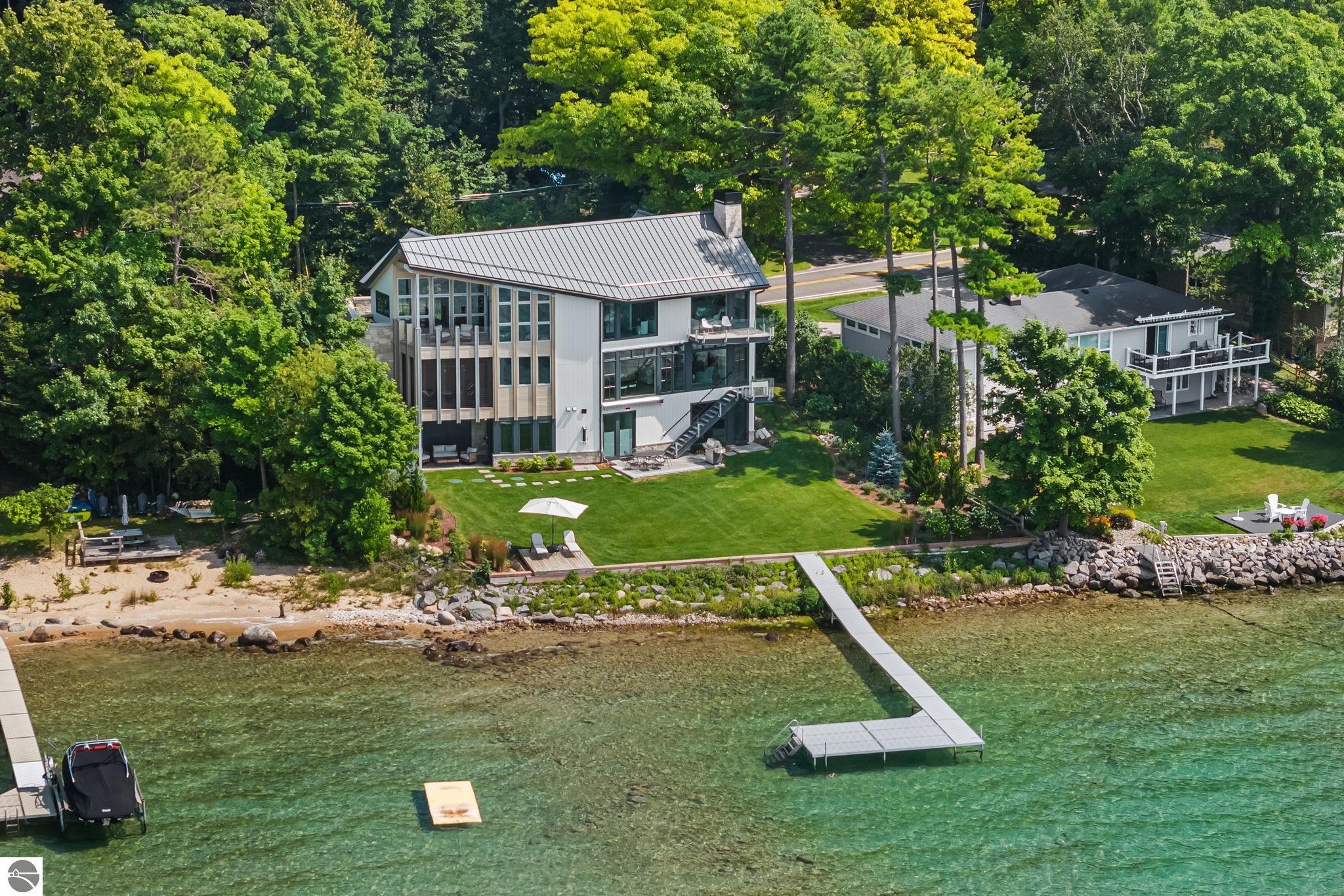 9669 Peninsula Drive