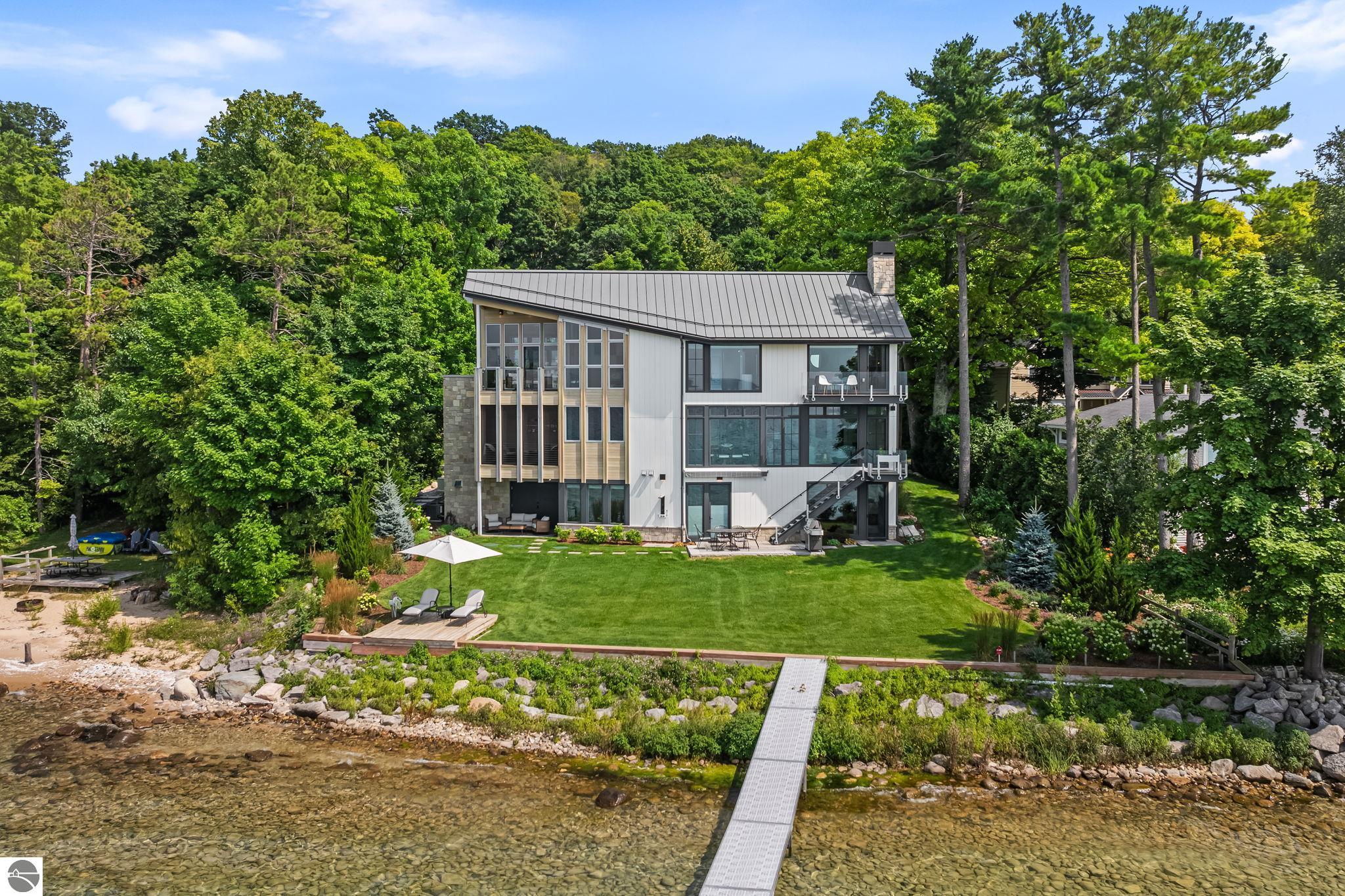 9669 Peninsula Drive