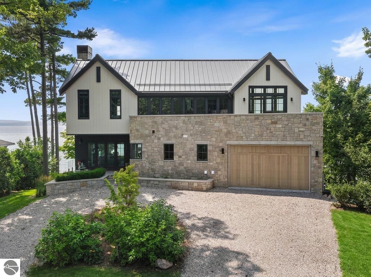 9669 Peninsula Drive