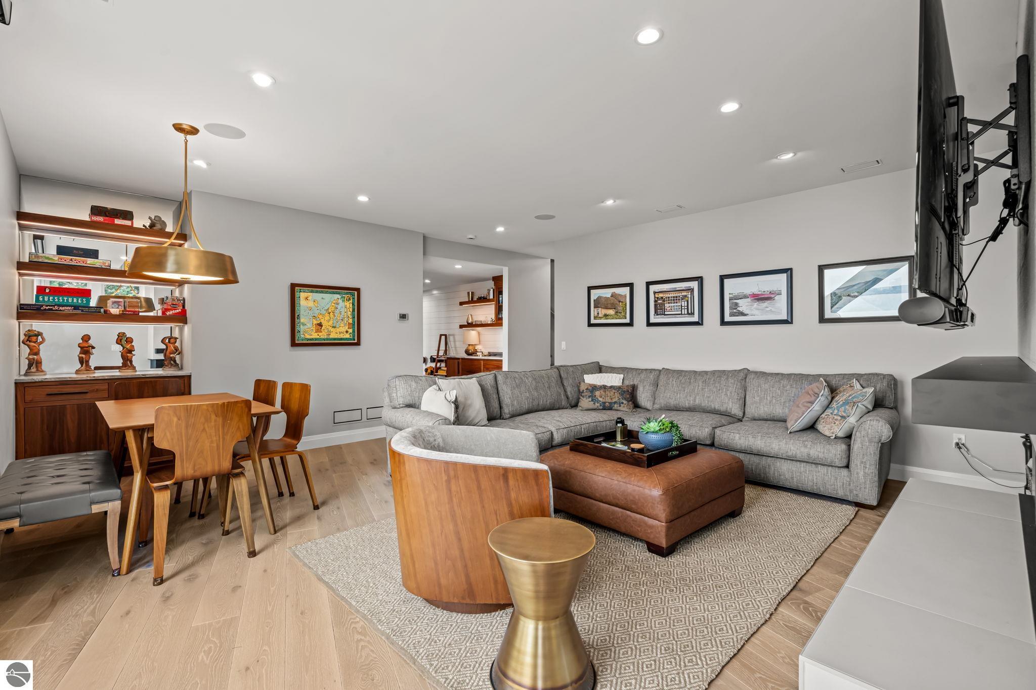 9669 Peninsula Drive