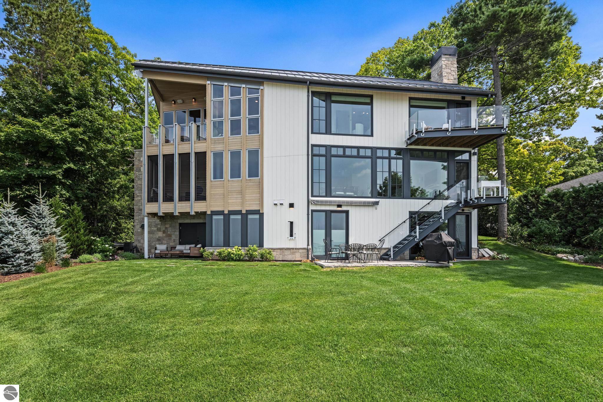 9669 Peninsula Drive