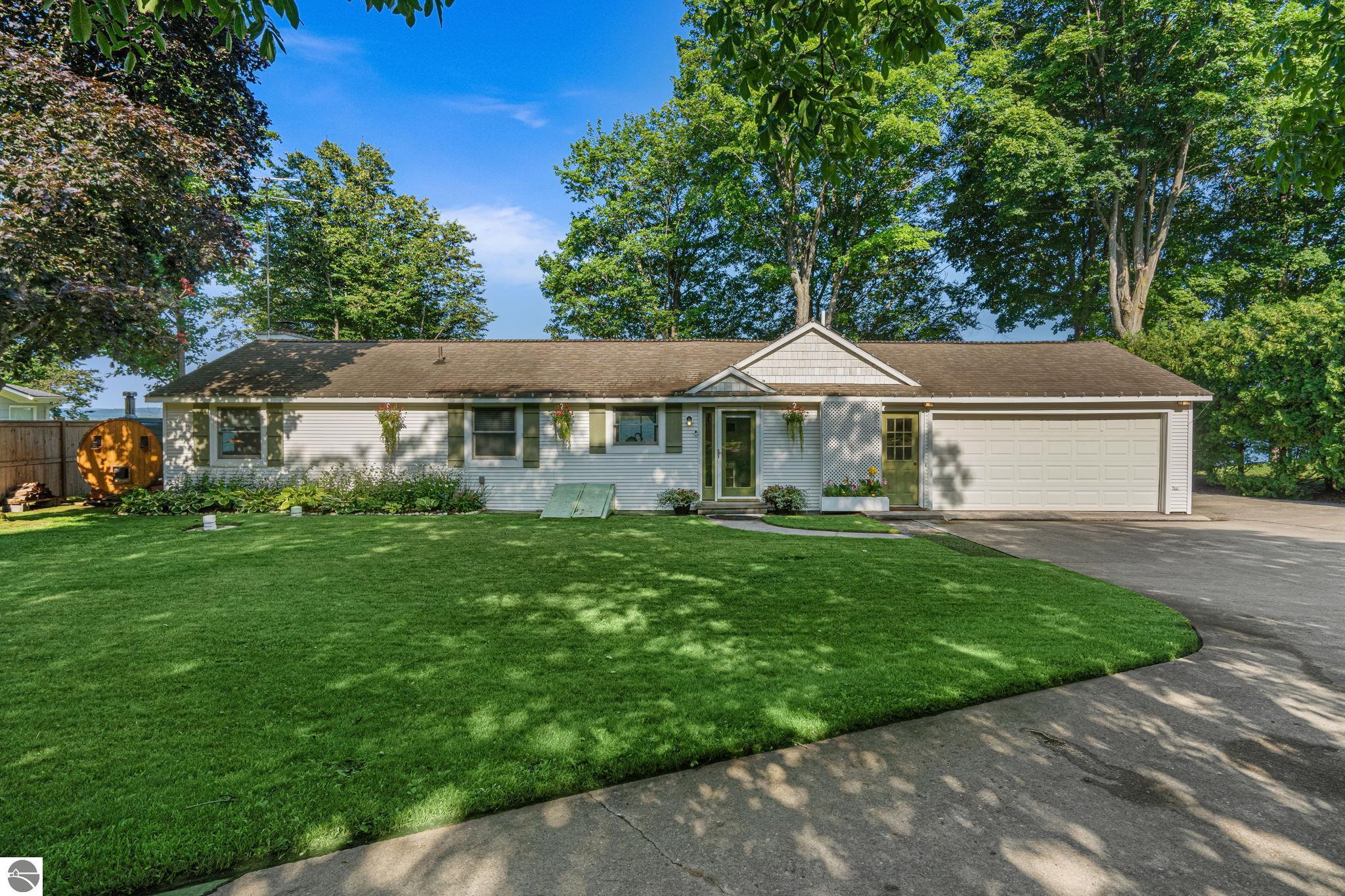 7838 S Lakeview