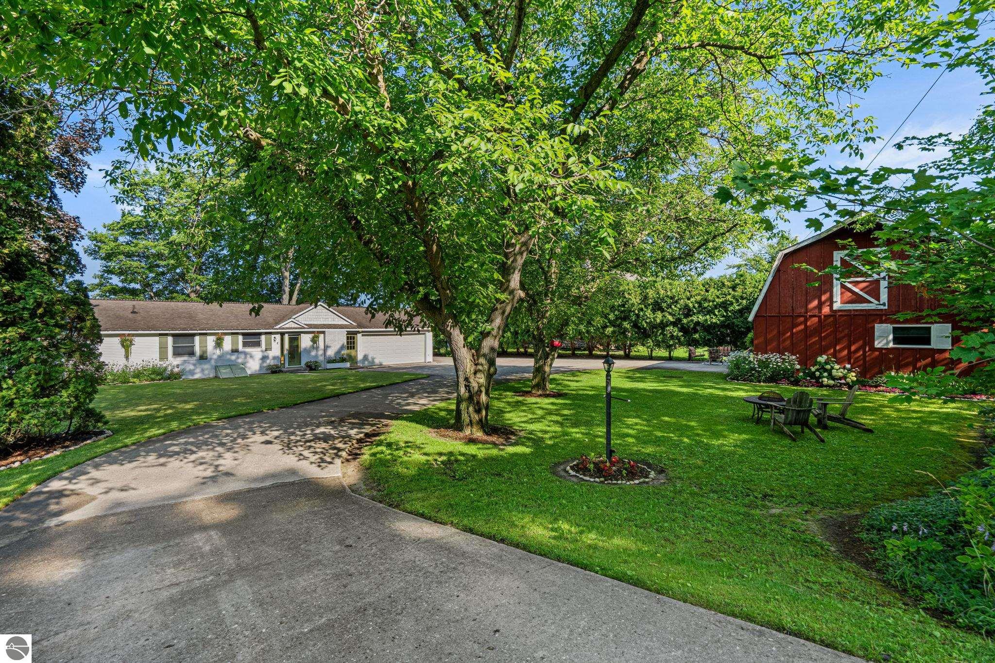 7838 S Lakeview