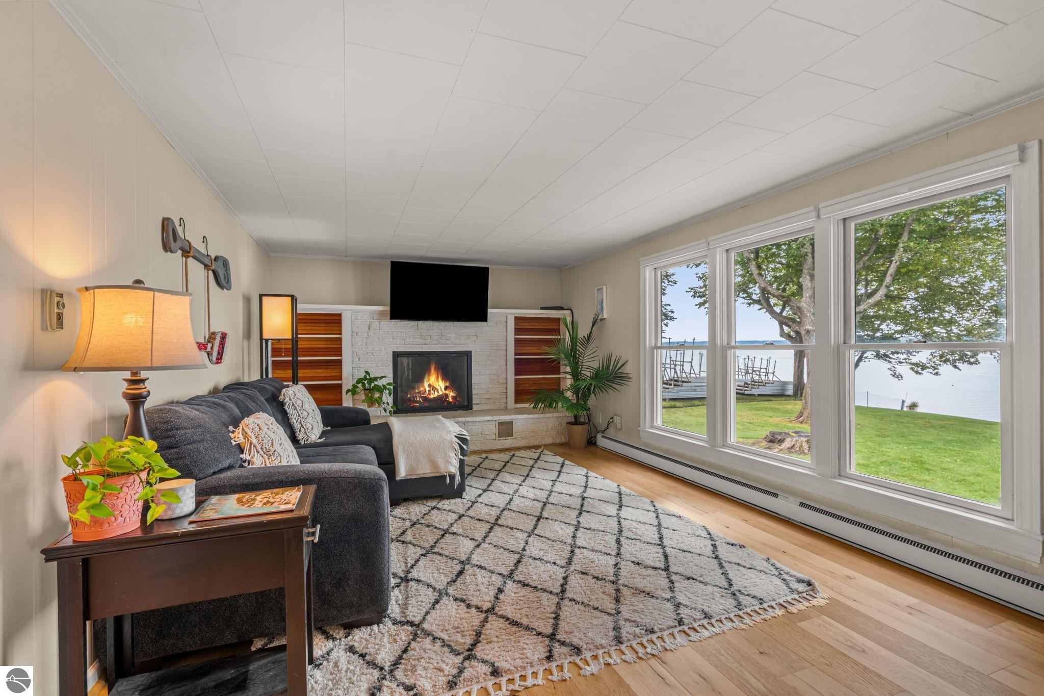7838 S Lakeview