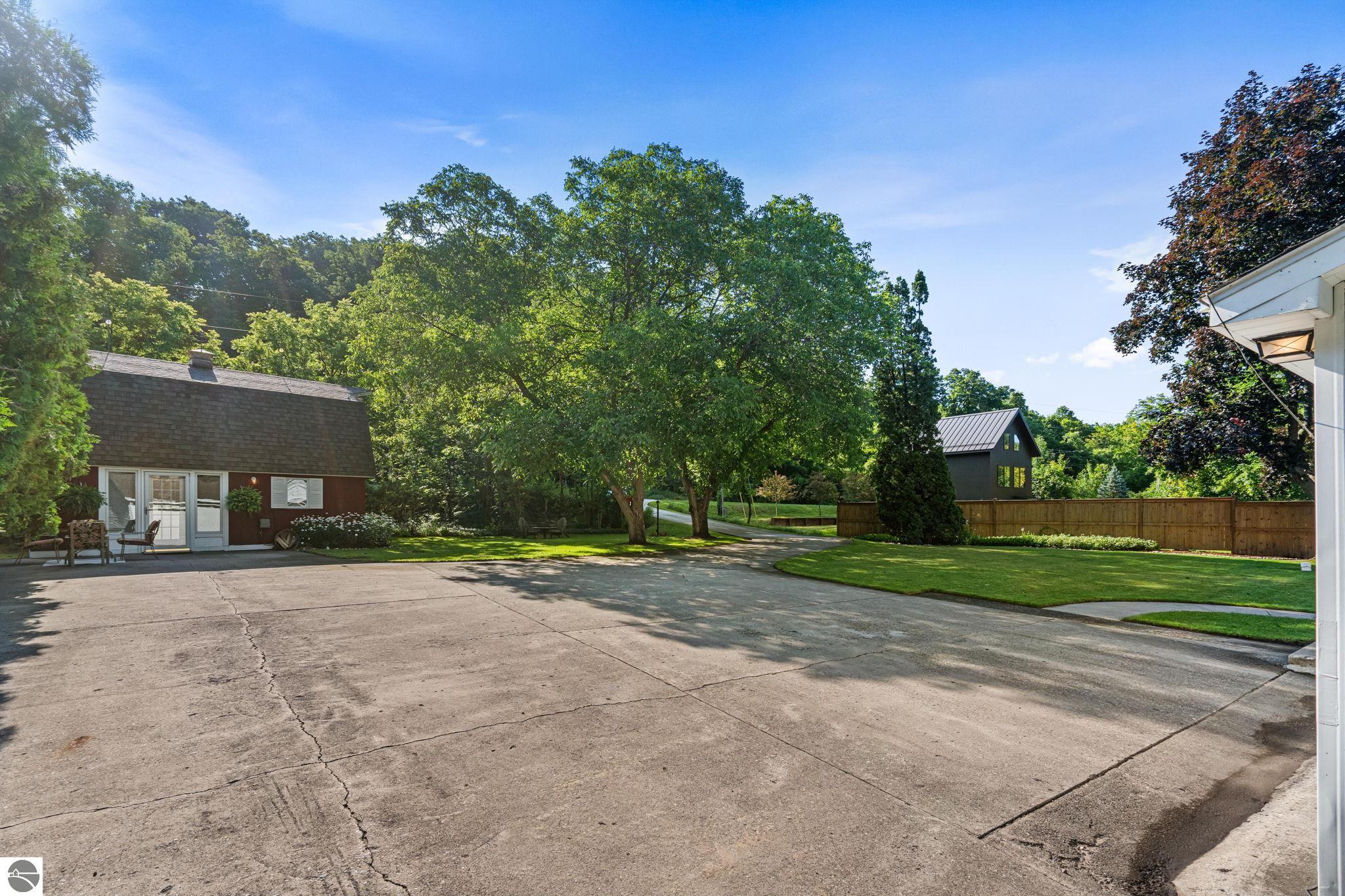 7838 S Lakeview