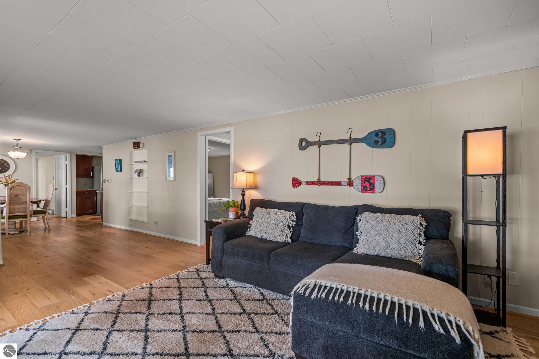 7838 S Lakeview