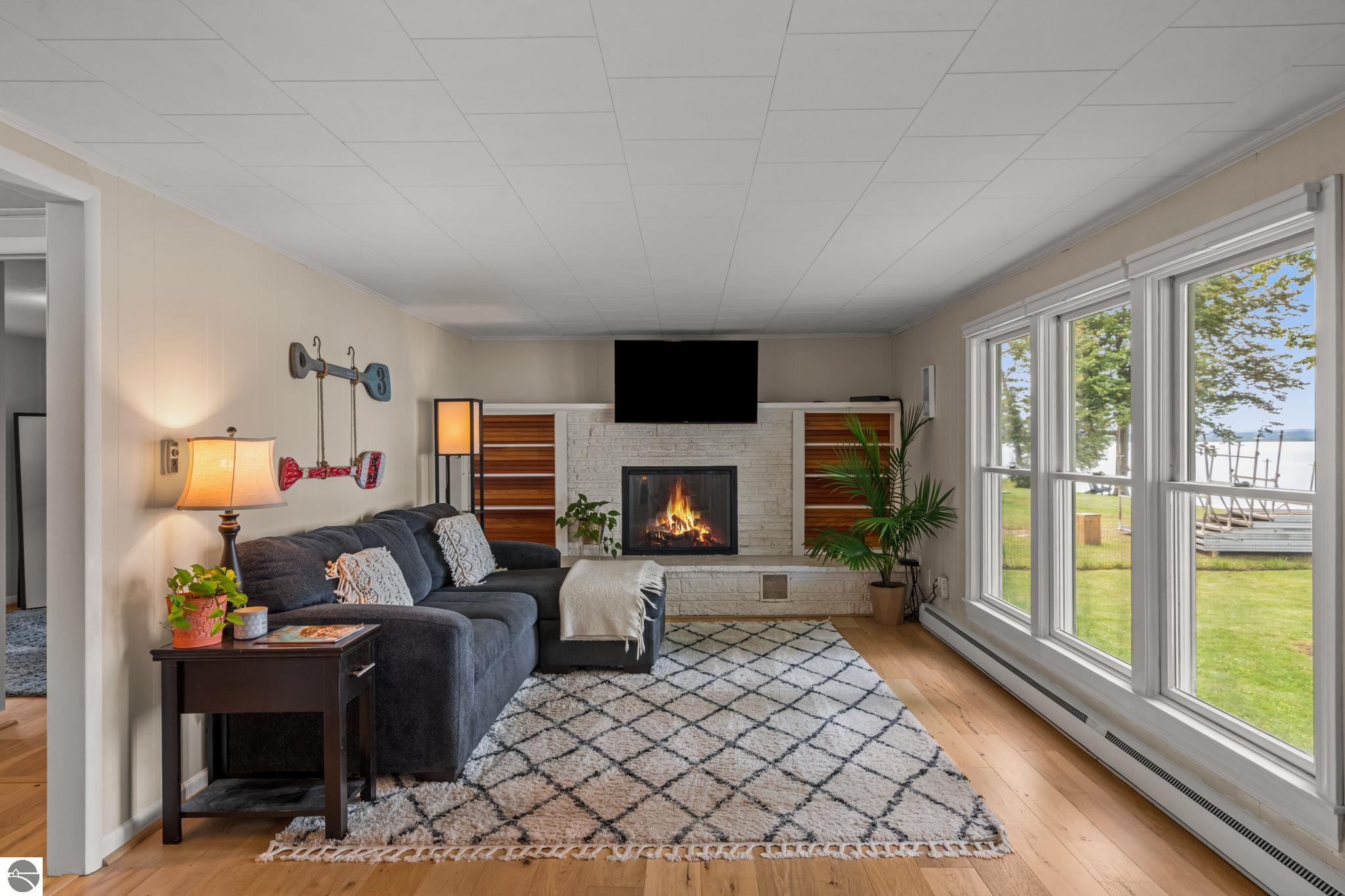 7838 S Lakeview