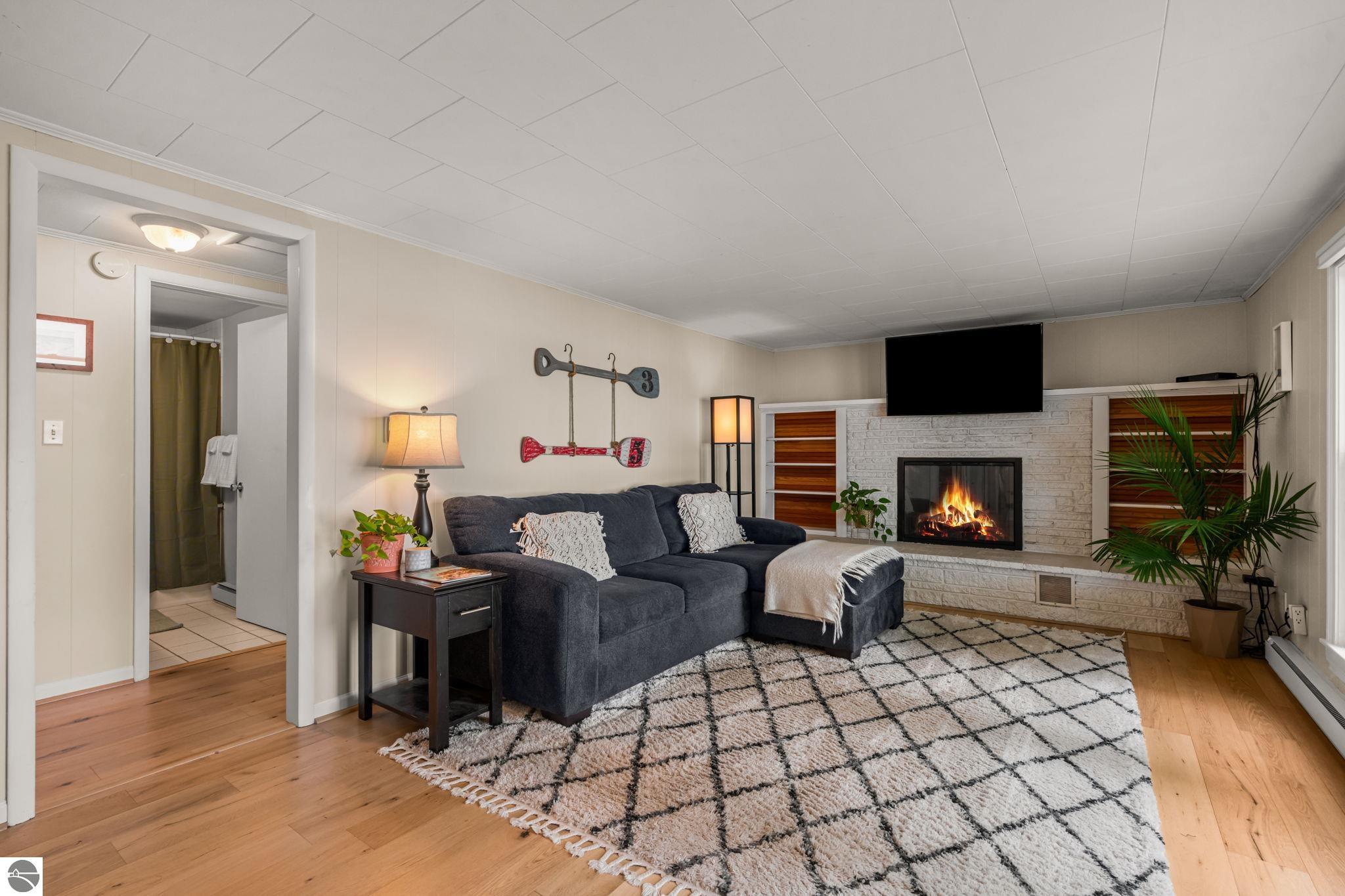 7838 S Lakeview