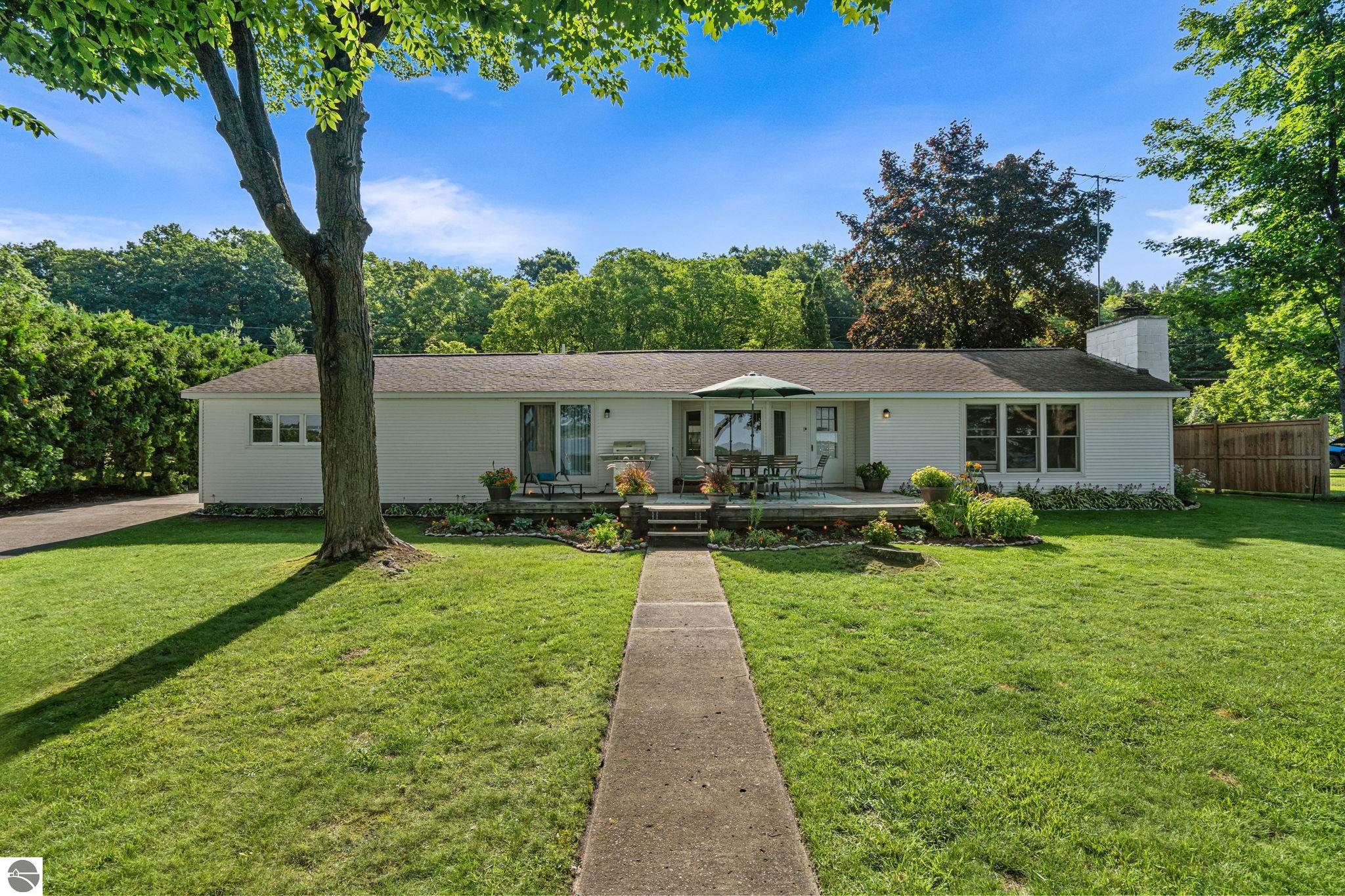7838 S Lakeview
