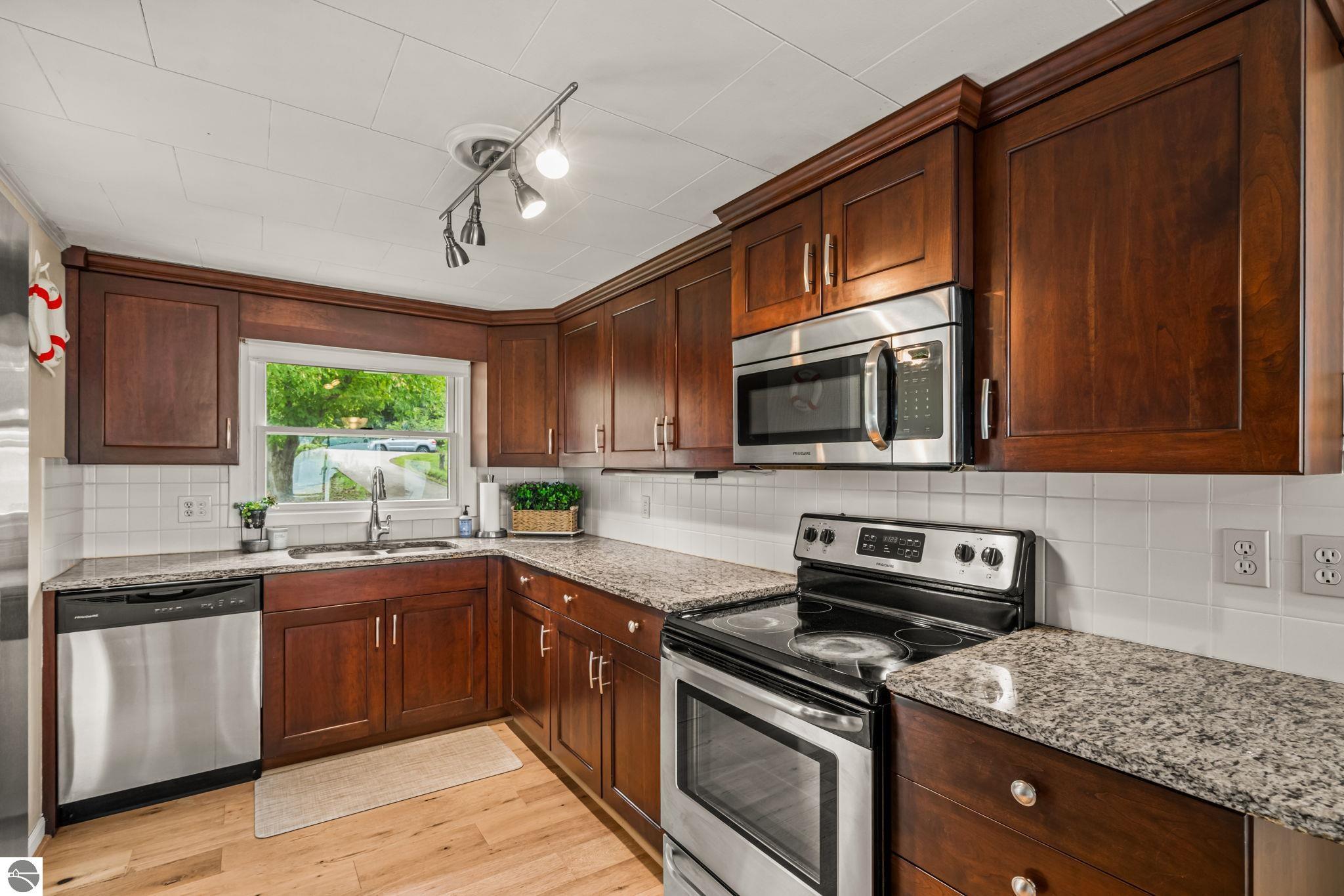 7838 S Lakeview