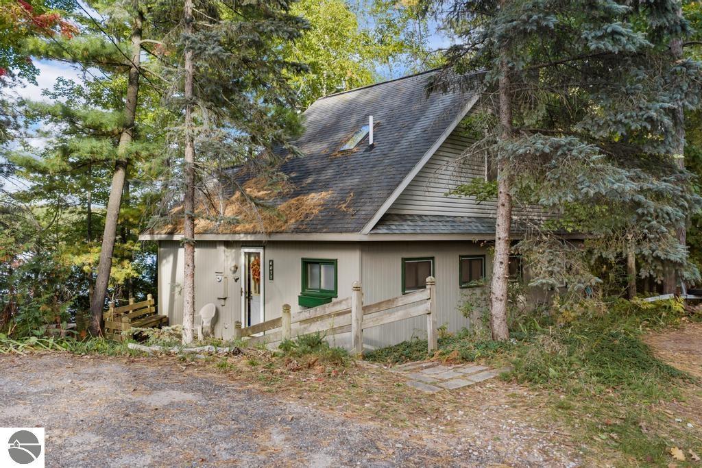4411 Lakeview Trail