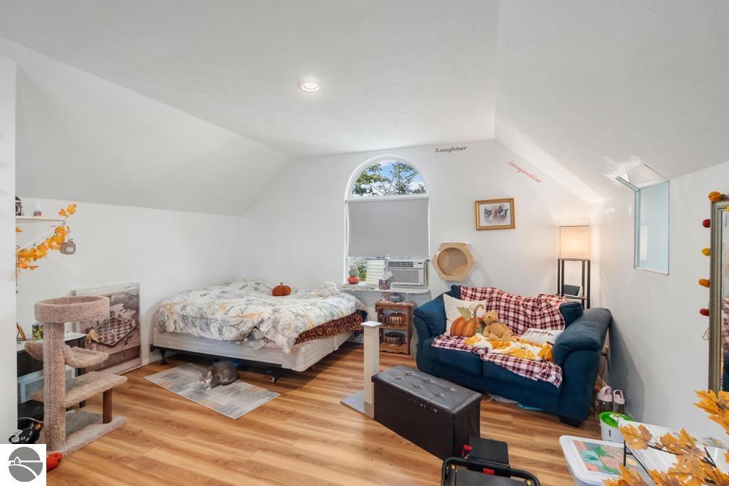 4411 Lakeview Trail