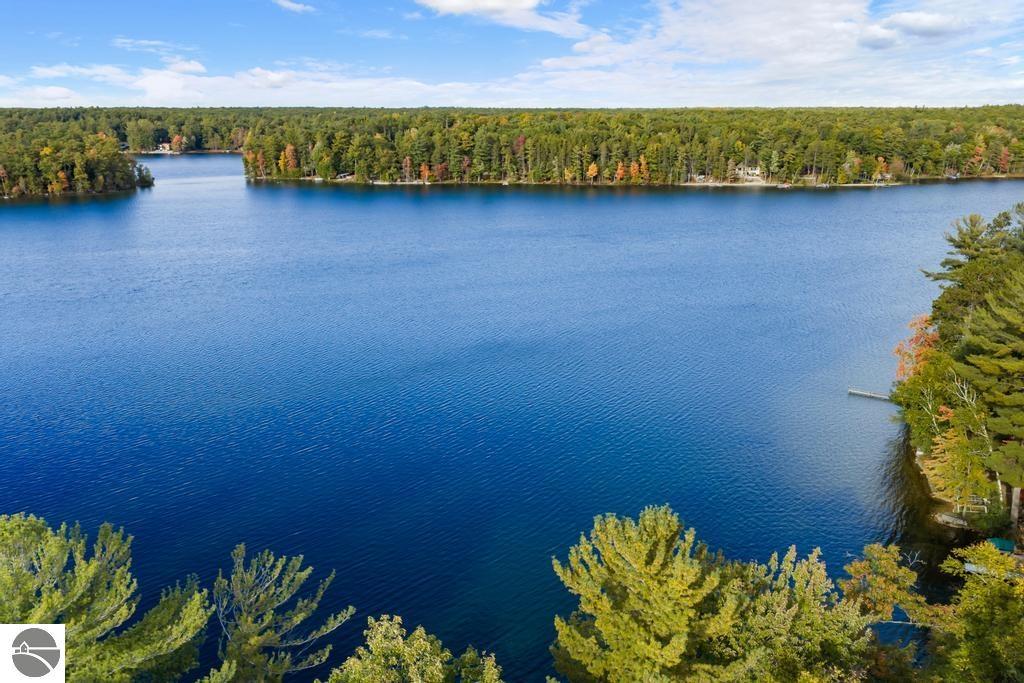 4411 Lakeview Trail