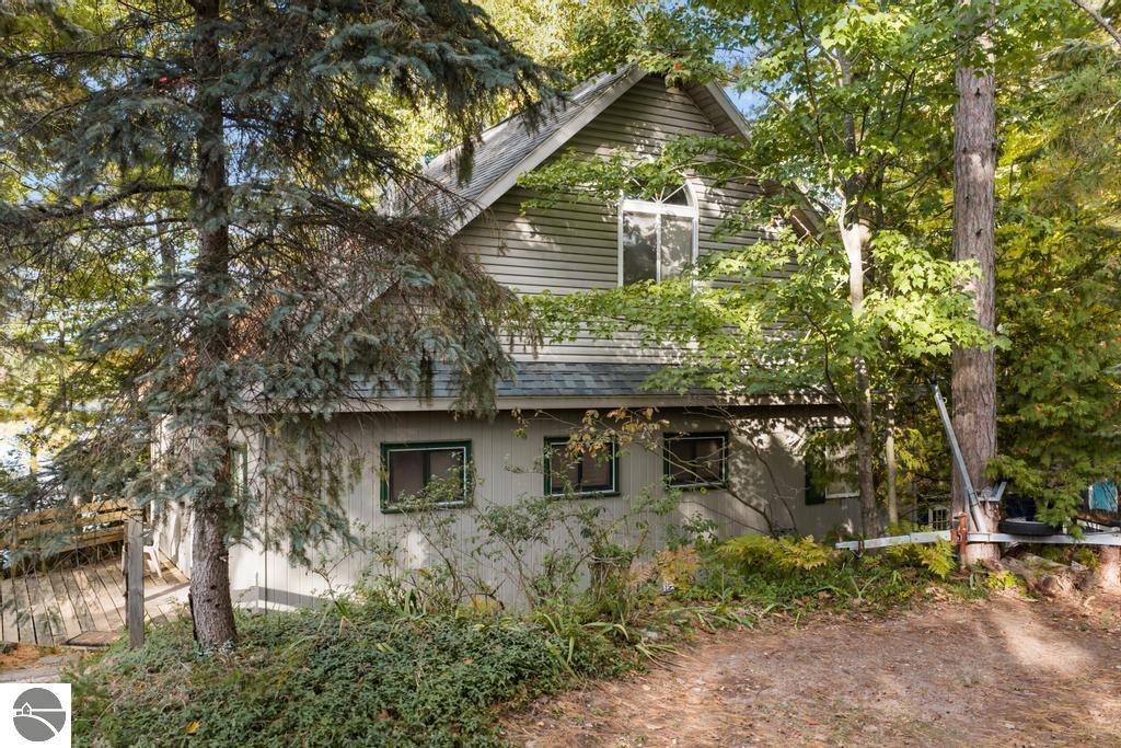 4411 Lakeview Trail