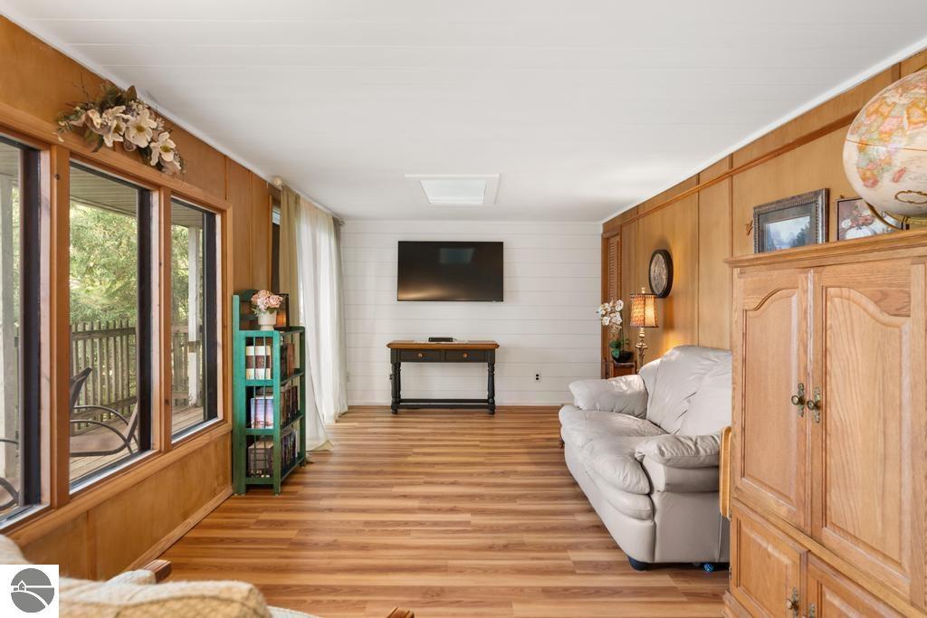 4411 Lakeview Trail