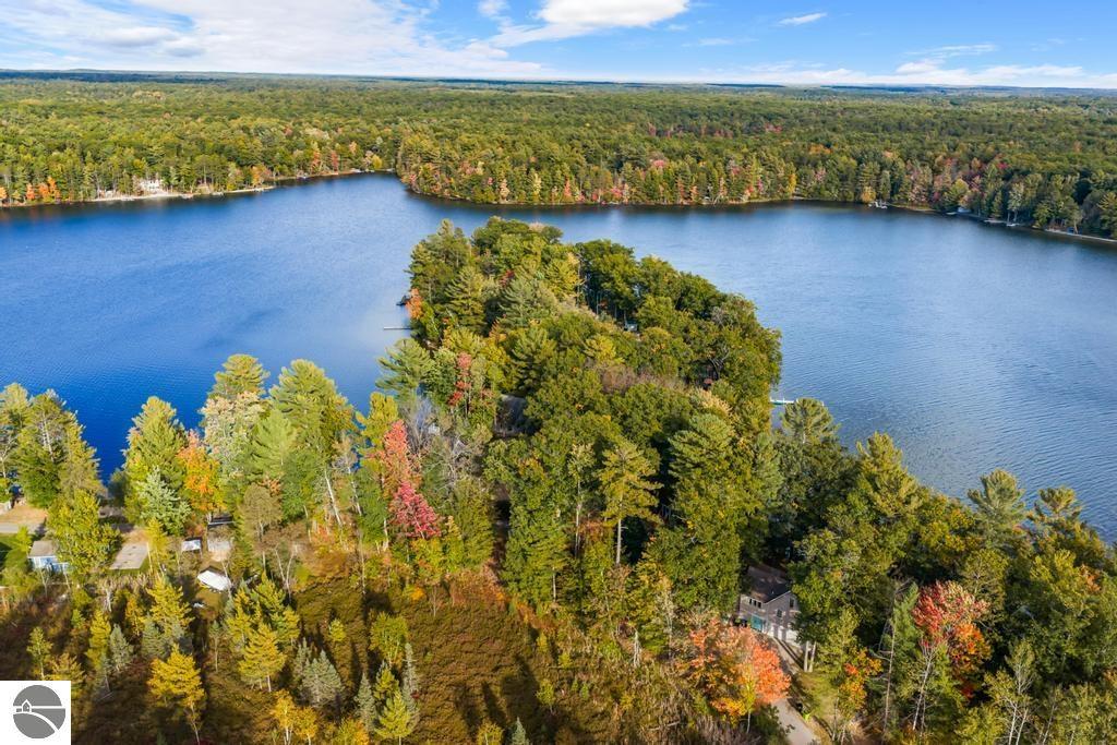 4411 Lakeview Trail
