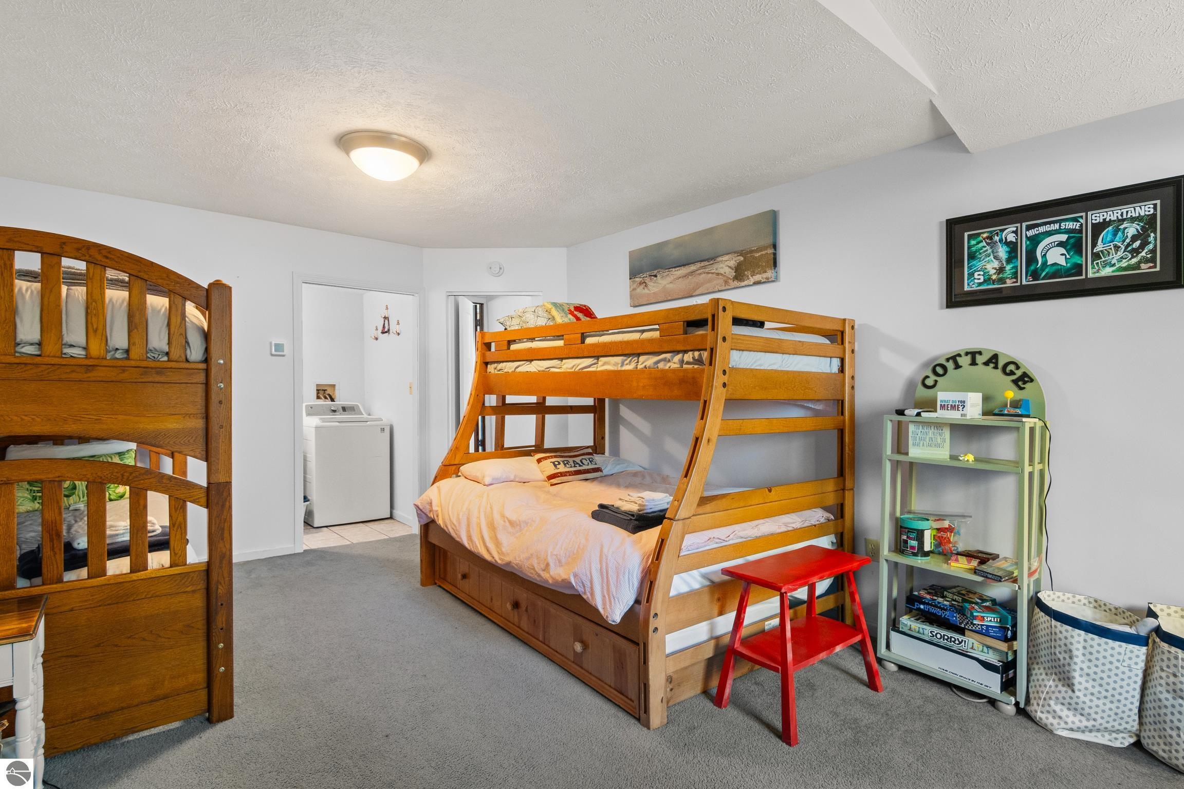4843 S Skyline Drive