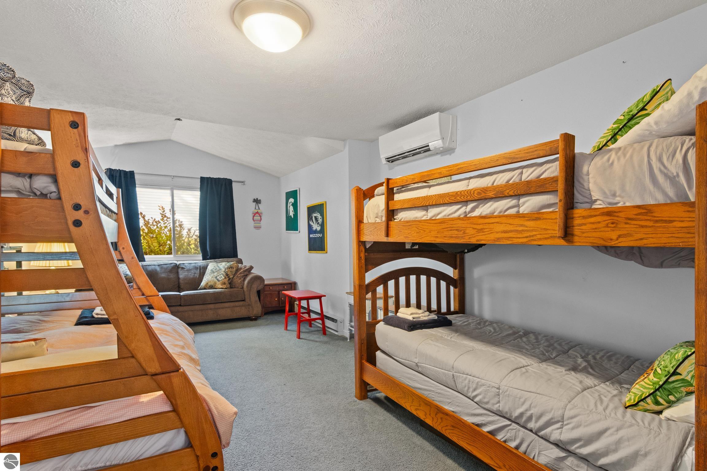 4843 S Skyline Drive