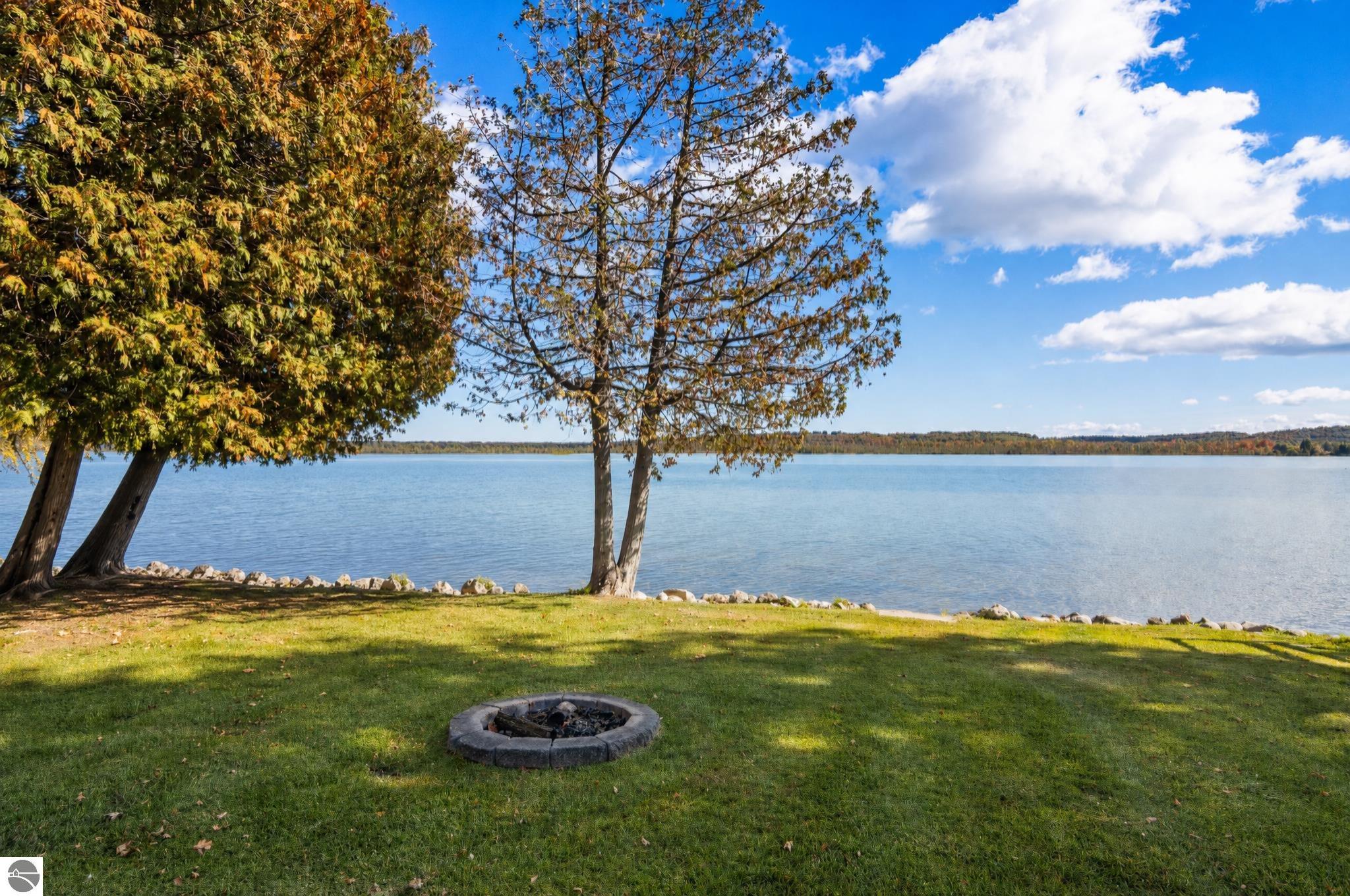 4843 S Skyline Drive