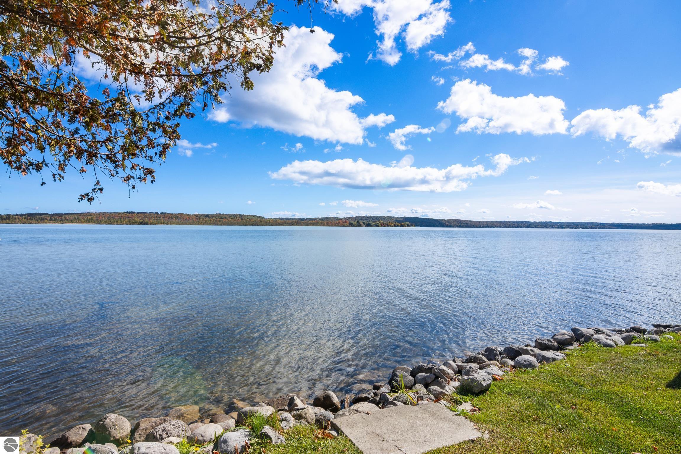 4843 S Skyline Drive